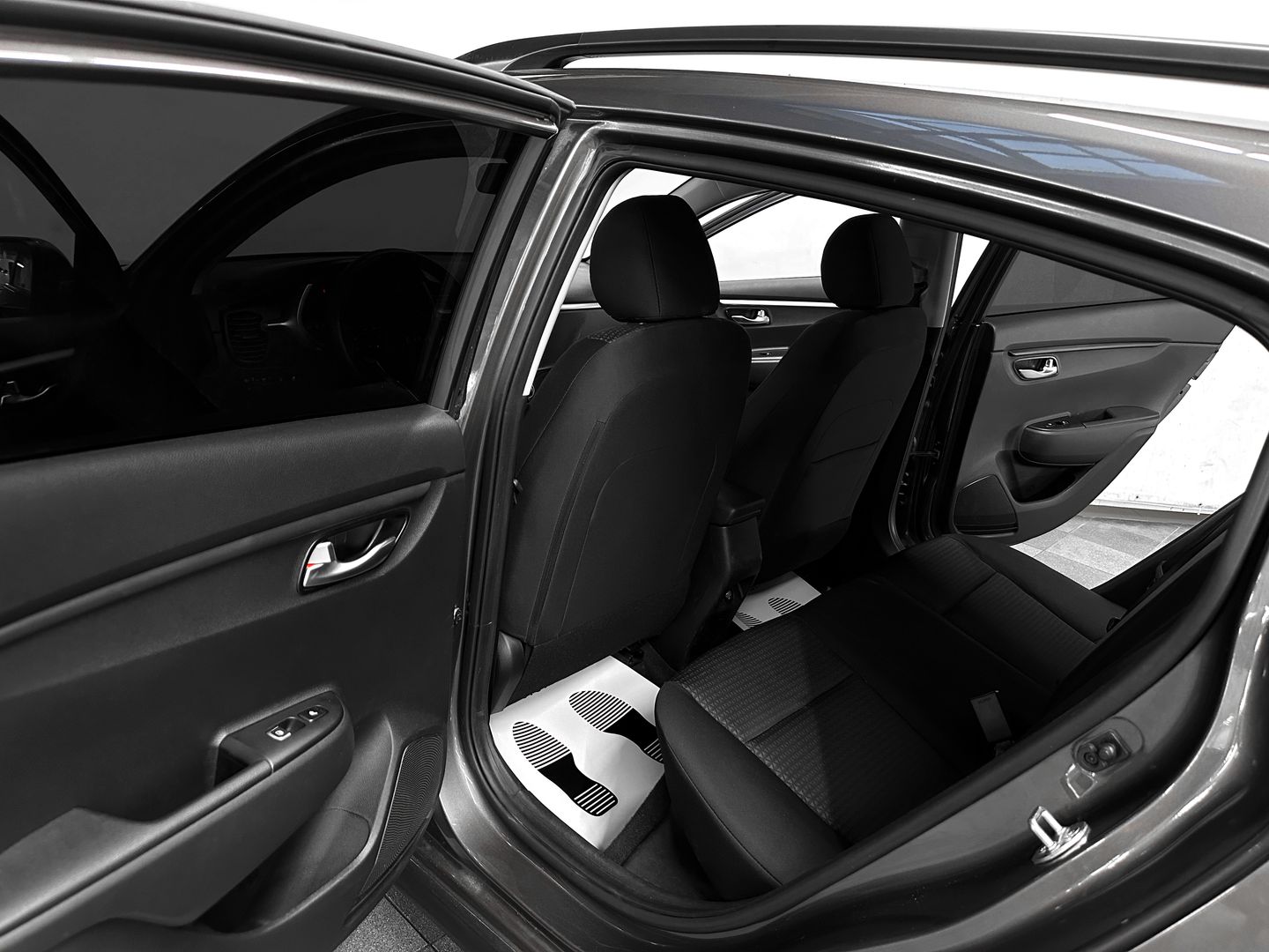 Kia Rio, IV Рестайлинг X 1.6 AT (123 л.с.)