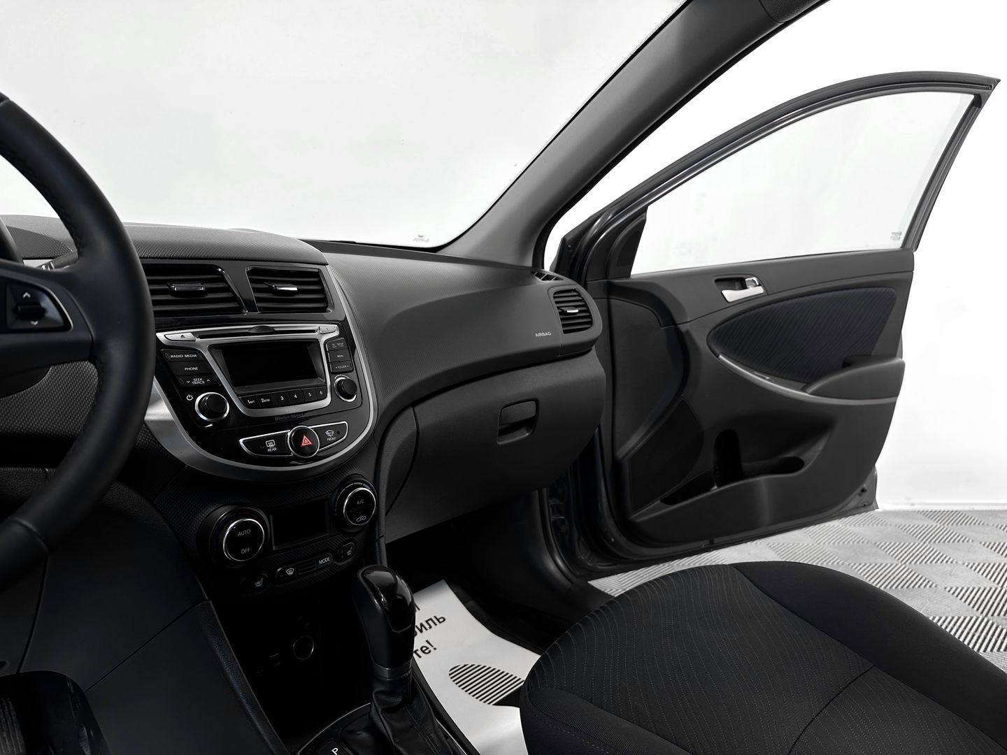 Hyundai Solaris, I Рестайлинг 1.6 AT (123 л.с.)