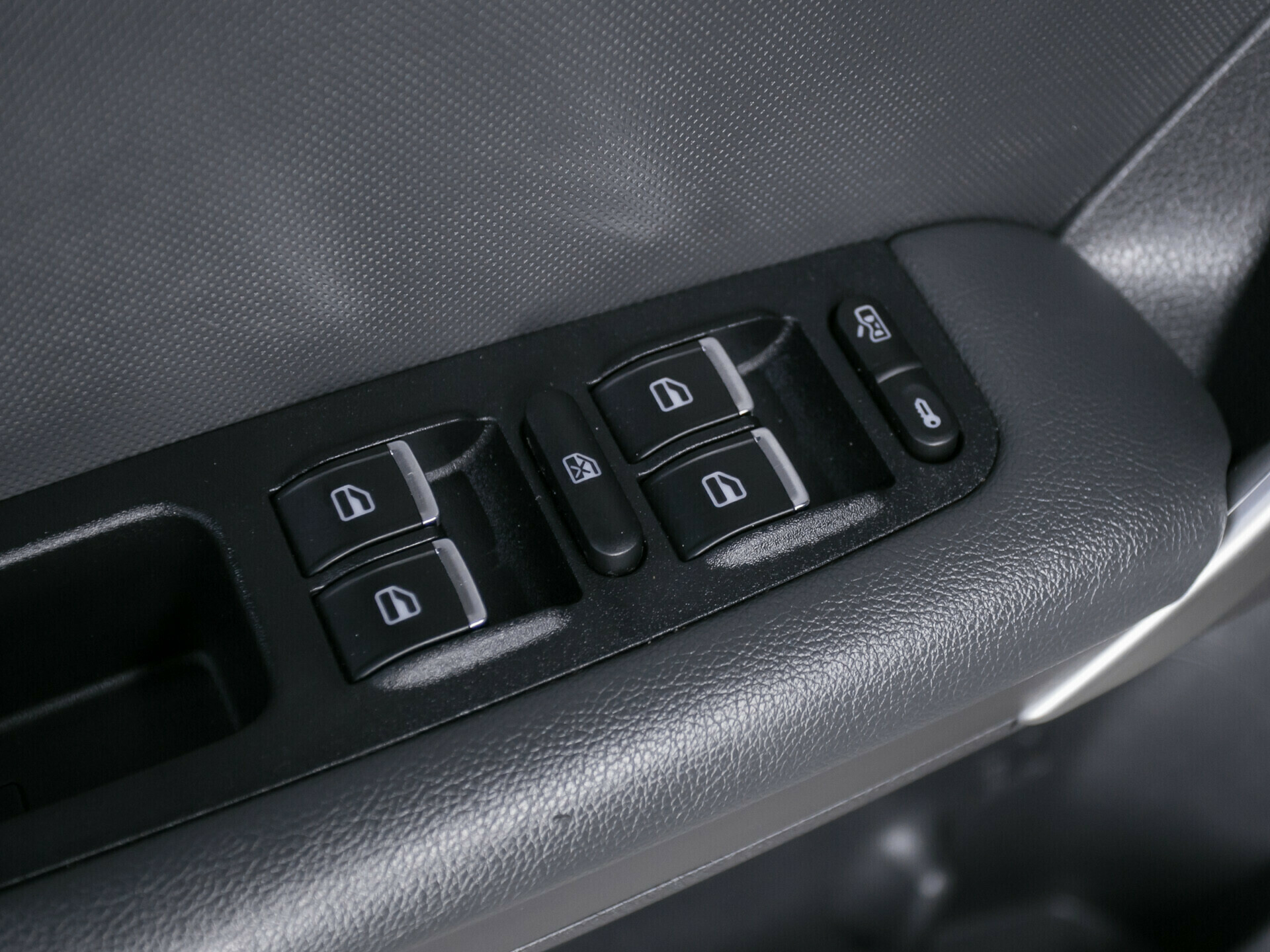 Chery Tiggo 3, I 1.6 MT (126 л.с.)