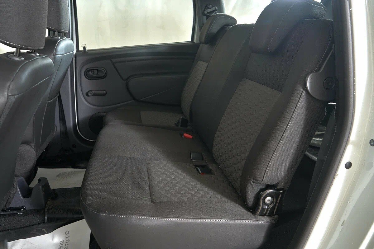 LADA (ВАЗ) Largus, I Рестайлинг 1.6 MT (106 л.с.)