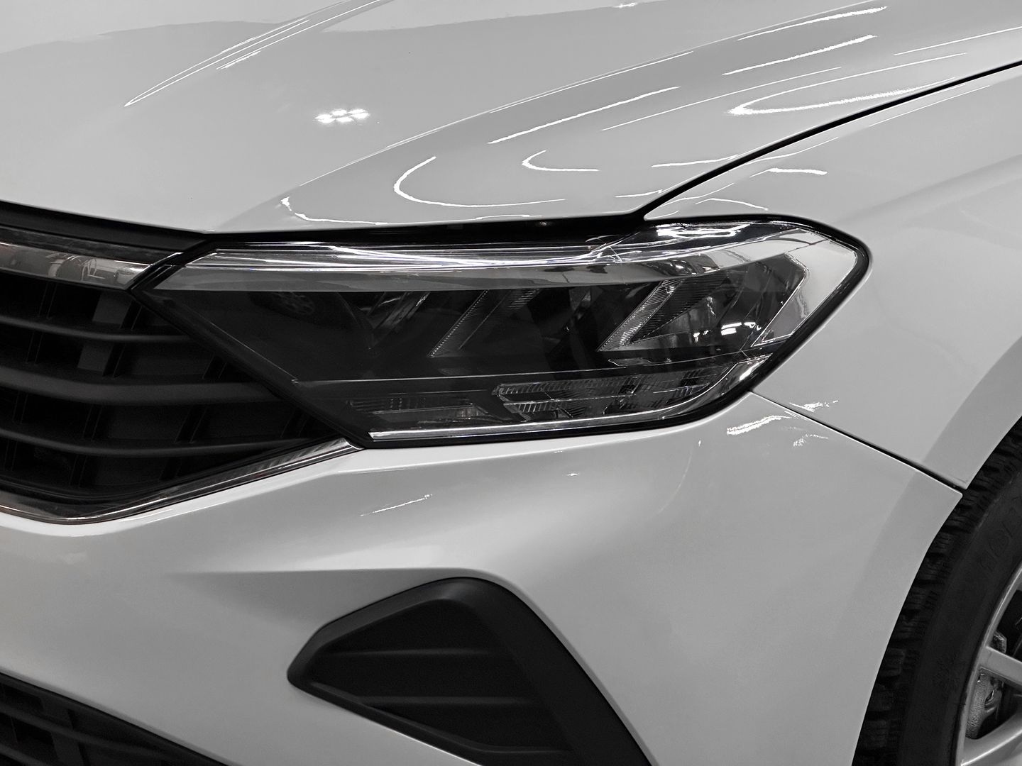 Volkswagen Polo, VI 1.6 AT (110 л.с.)