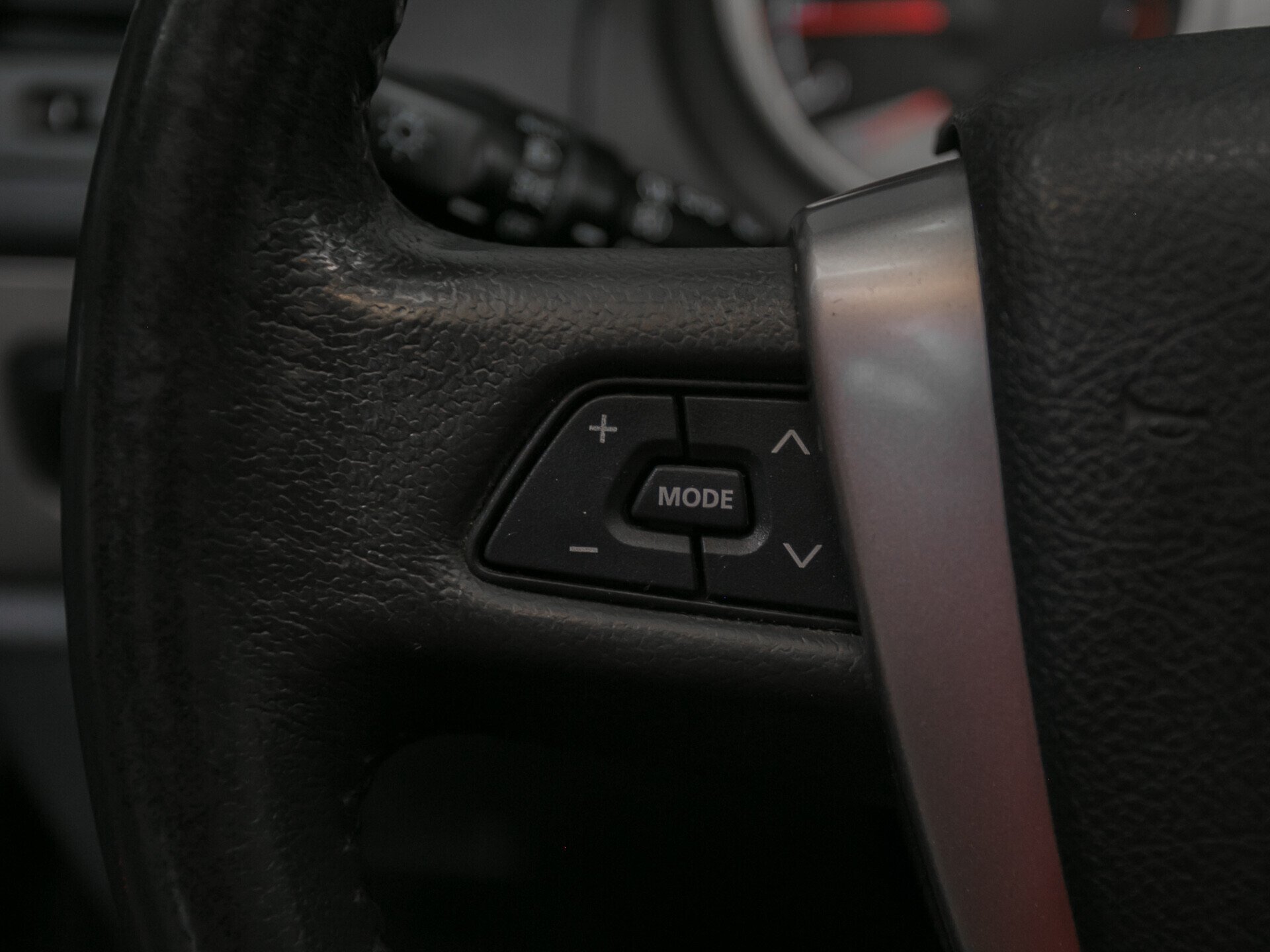 Geely Emgrand X7, I 2.0 MT (139 л.с.)