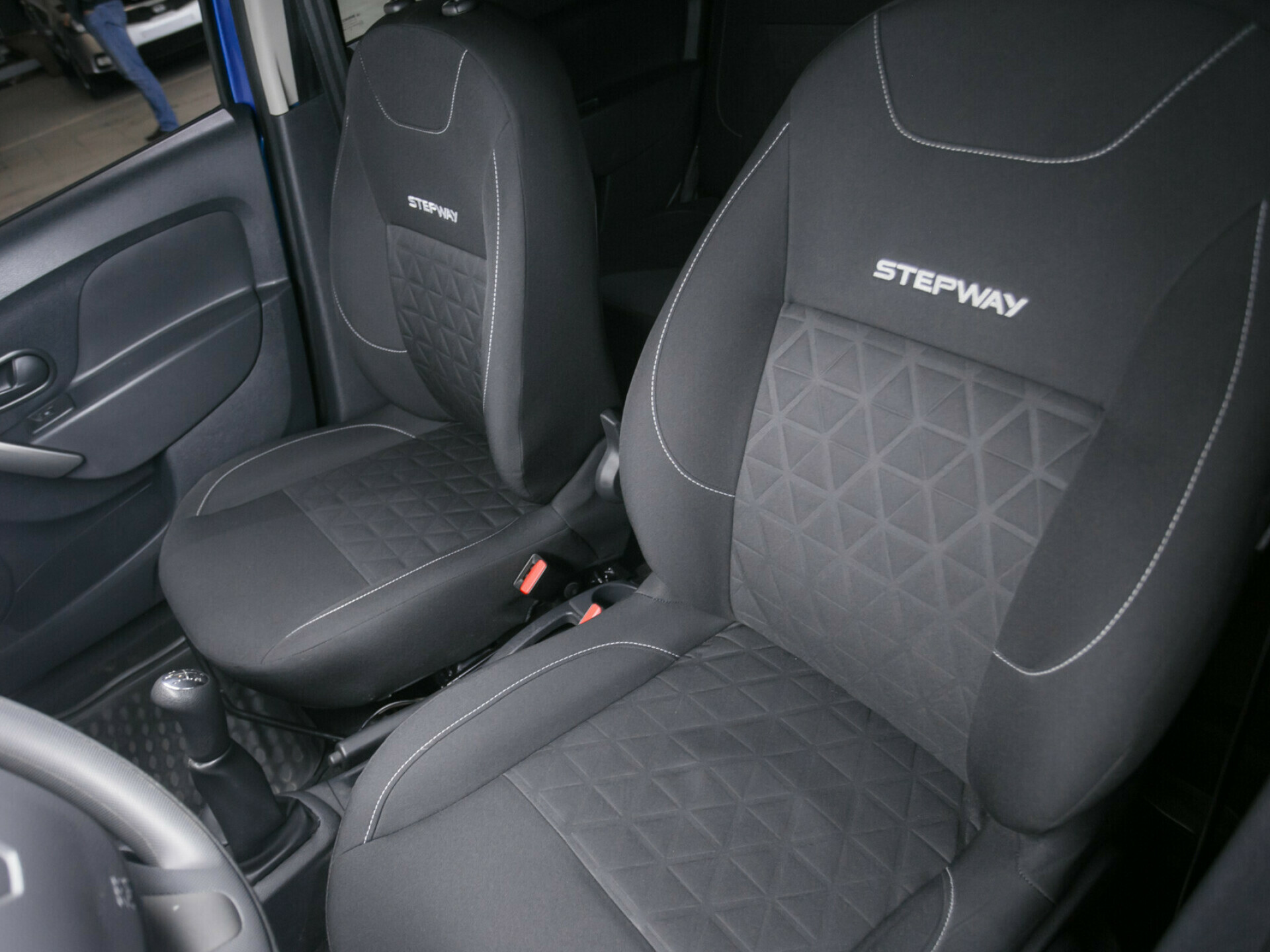 Renault Sandero, II Stepway 1.6 MT (82 л.с.)