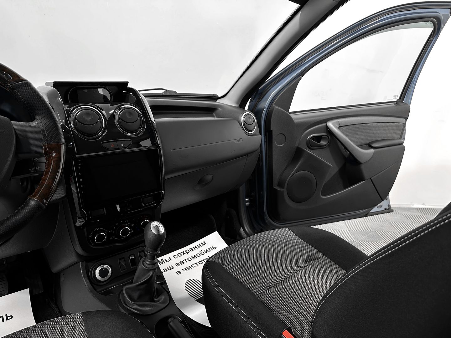 Renault Duster, I Рестайлинг 1.6 MT (114 л.с.) 4WD