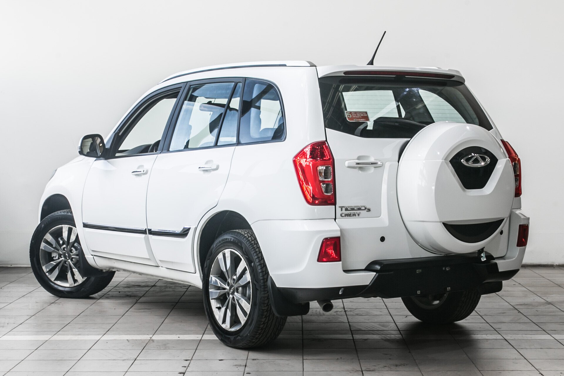 Chery Tiggo 3, I 1.6 MT (126 л.с.)