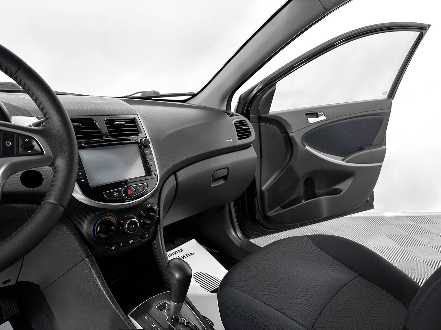 Hyundai Solaris, I 1.6 AT (123 л.с.)