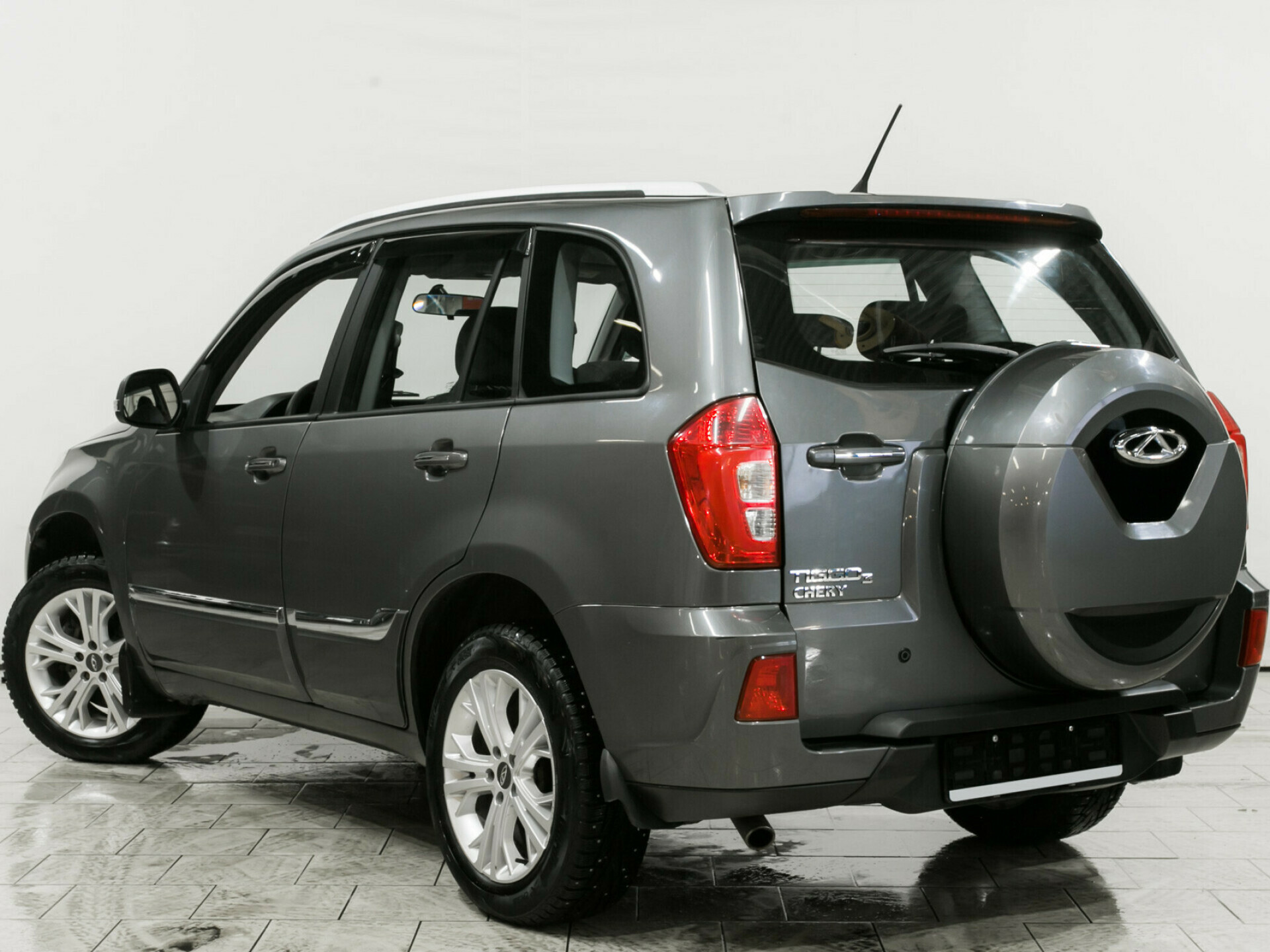 Chery Tiggo 3, I 1.6 MT (126 л.с.)