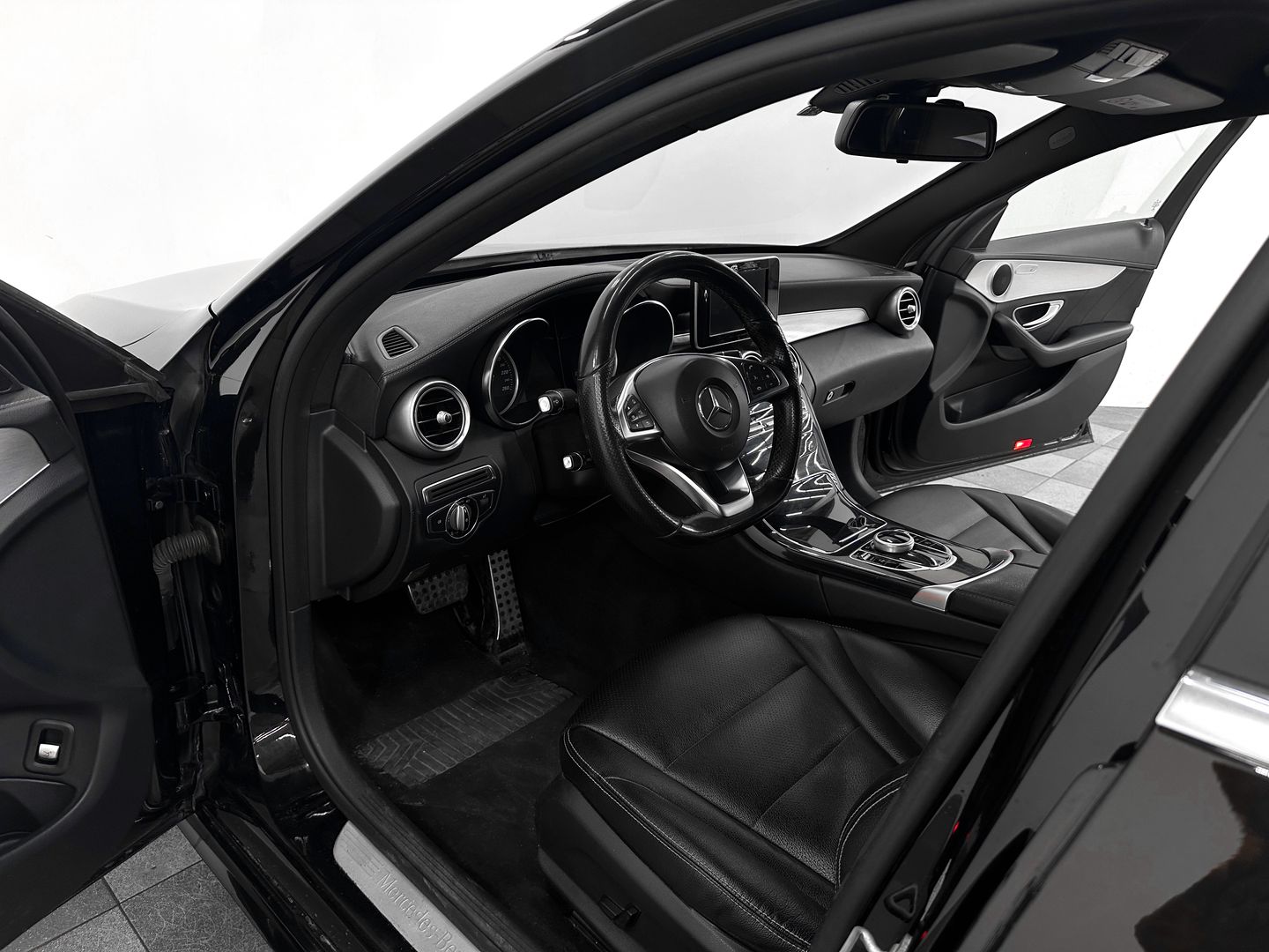 Mercedes-Benz C-Класс, IV (W205) 180 1.6 AT (156 л.с.)