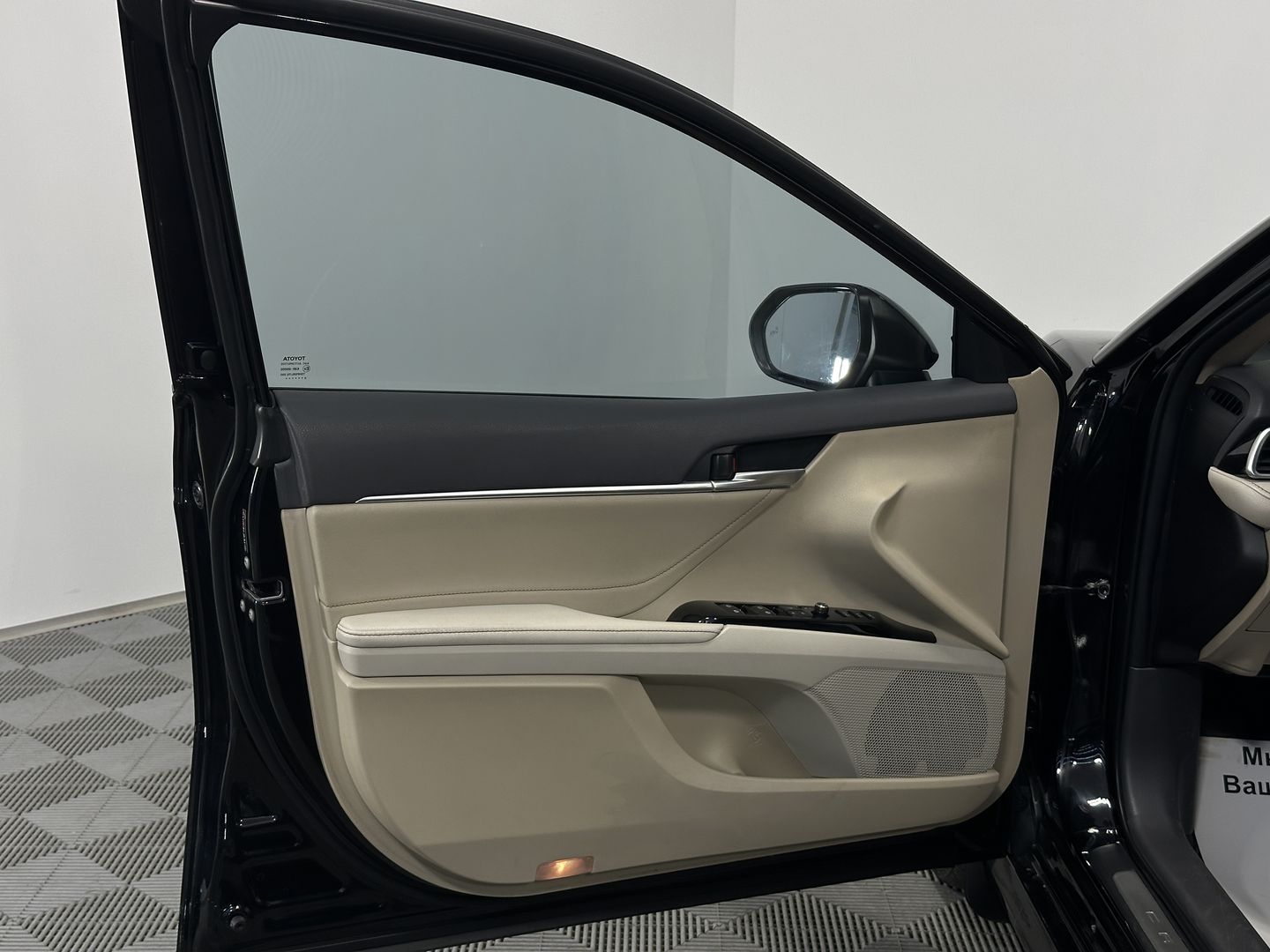 Toyota Camry, VIII (XV70) 2.5 AT (181 л.с.)