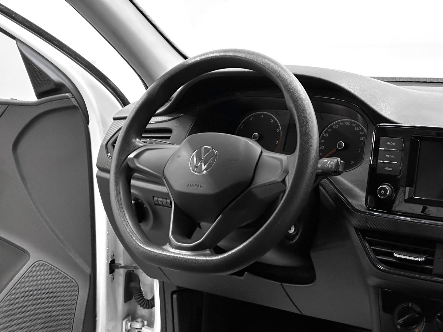 Volkswagen Polo, VI 1.6 AT (110 л.с.)