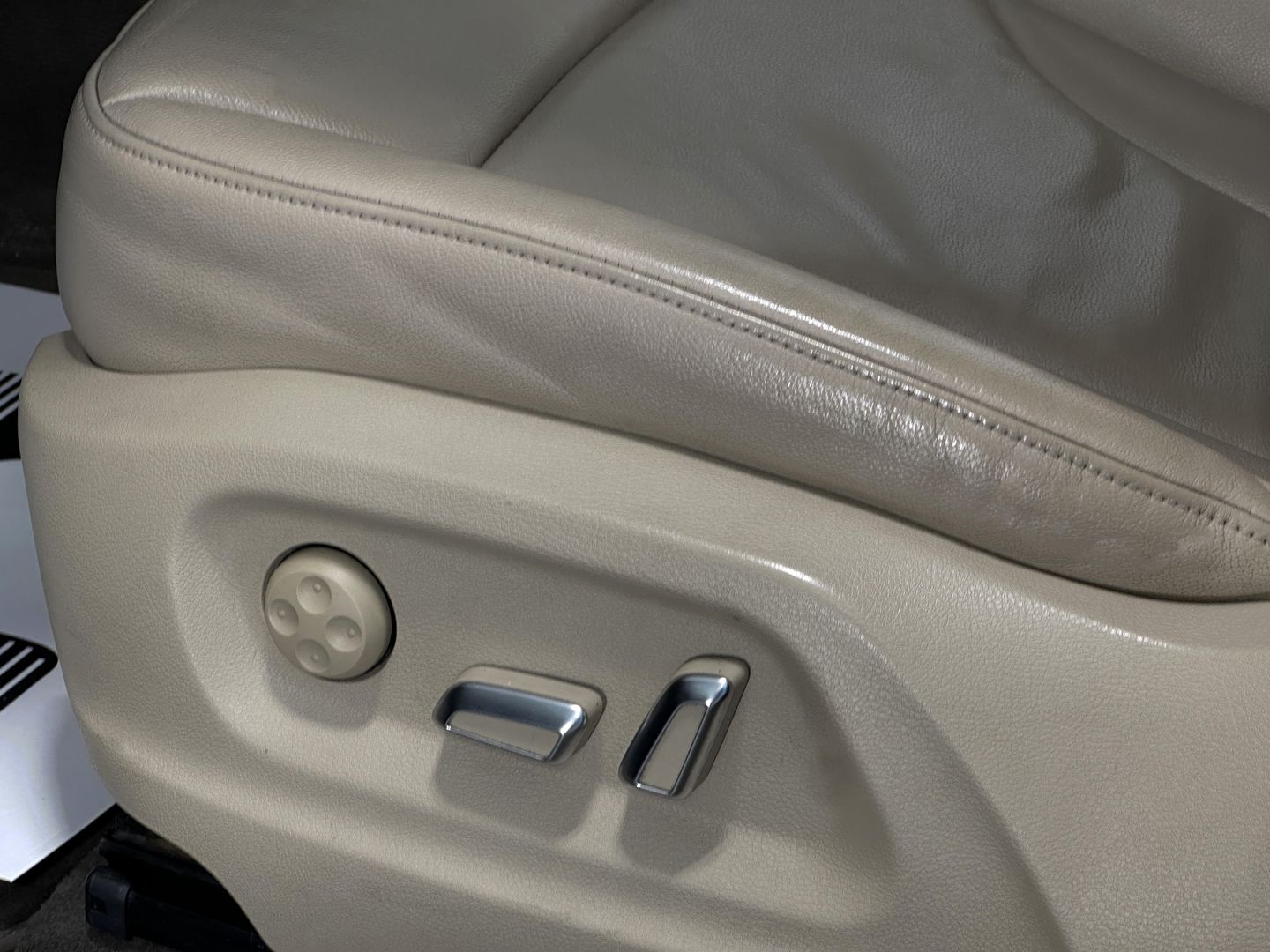 Audi Q5, I (8R) Рестайлинг 2.0 AT (225 л.с.) 4WD