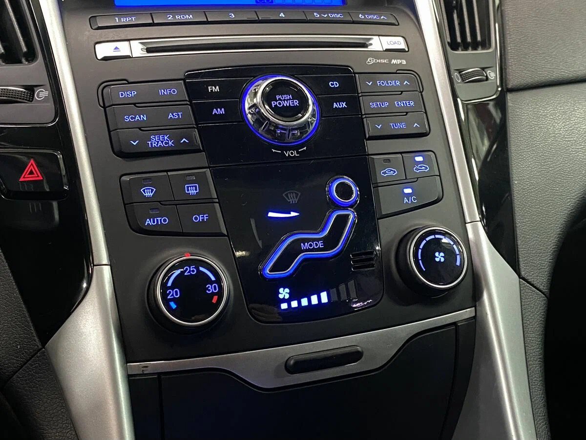 Hyundai Sonata, VI (YF) 2.4 AT (178 л.с.)