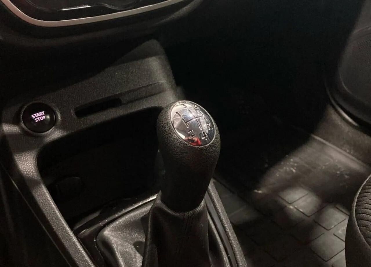 Renault Kaptur, I 1.6 MT (114 л.с.)