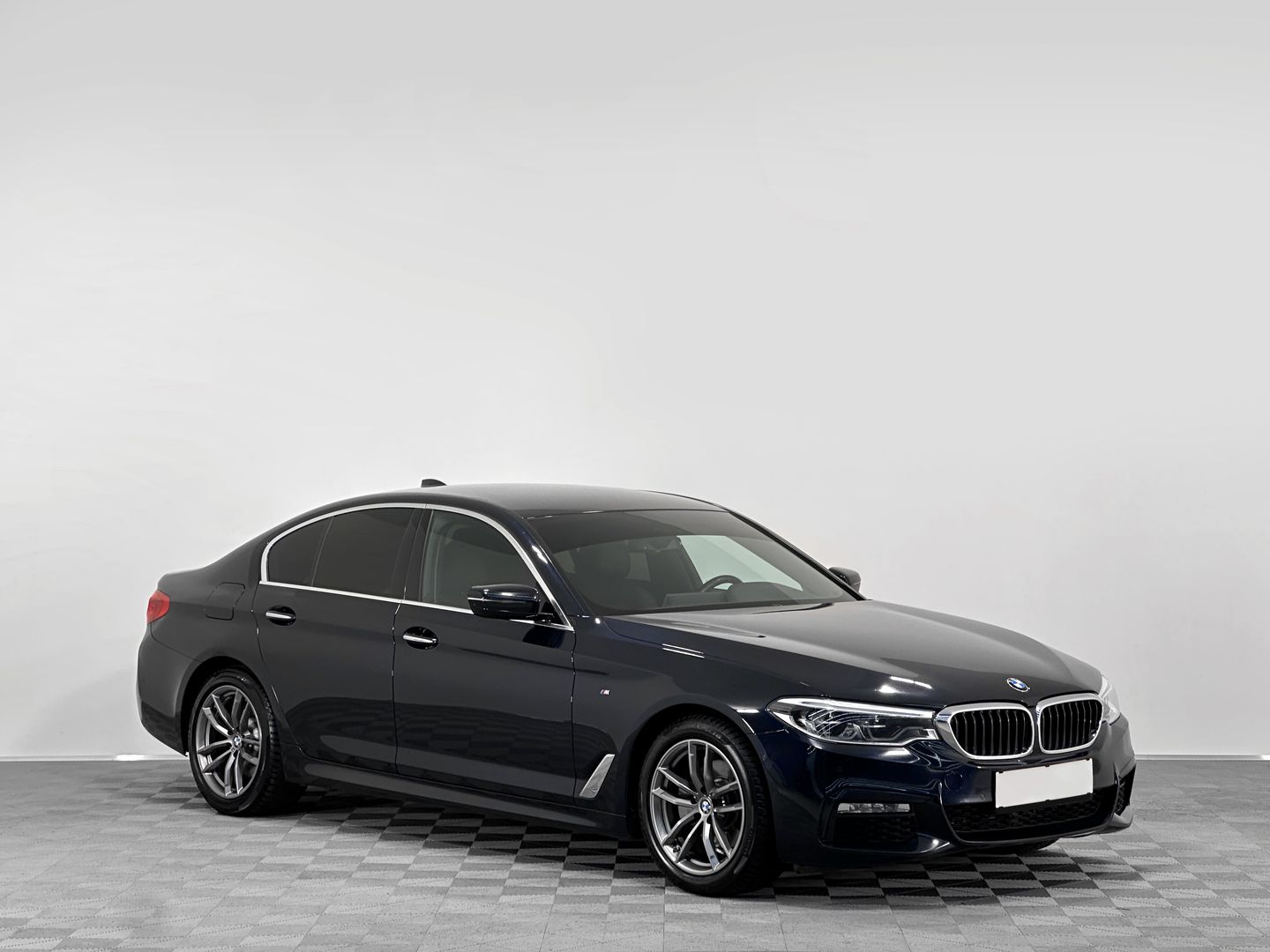 BMW 5 серии, VII (G30/G31) 520d 2.0d AT (190 л.с.)