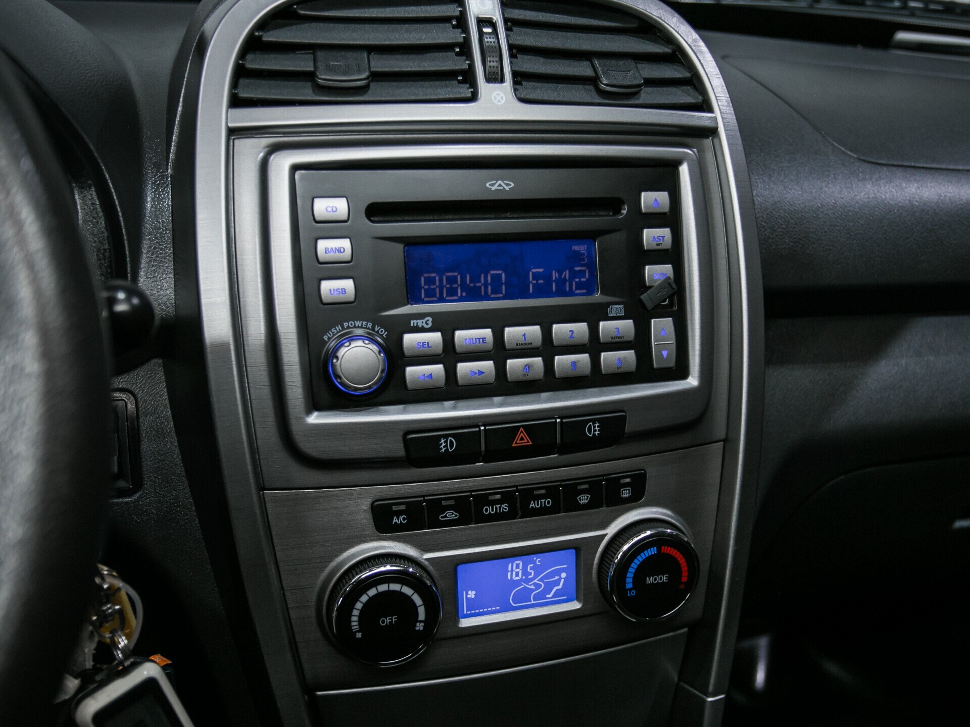 Chery Tiggo (T11), I Рестайлинг (FL) 1.6 CVT (126 л.с.)