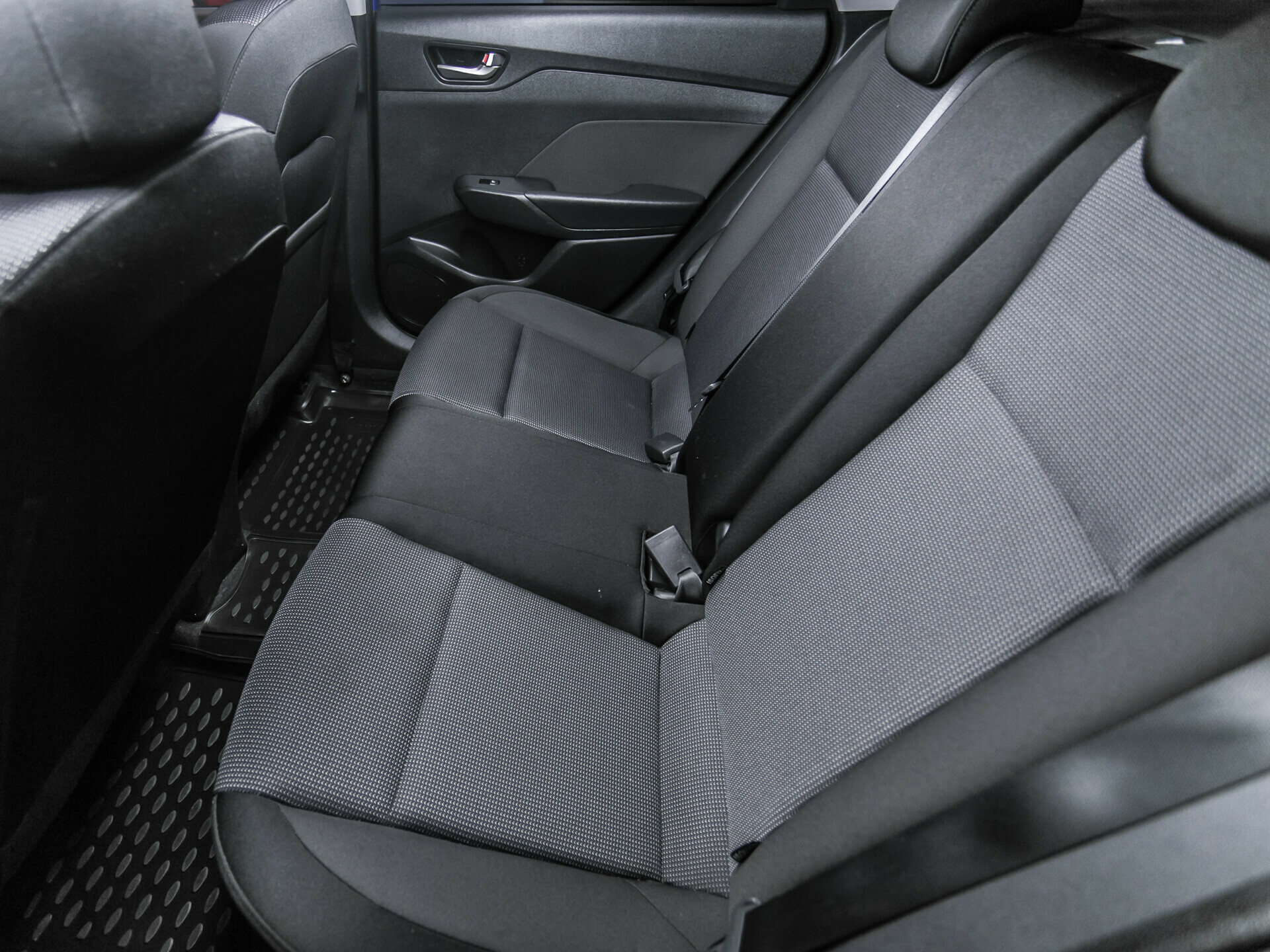 Hyundai Solaris, II 1.6 AT (123 л.с.)