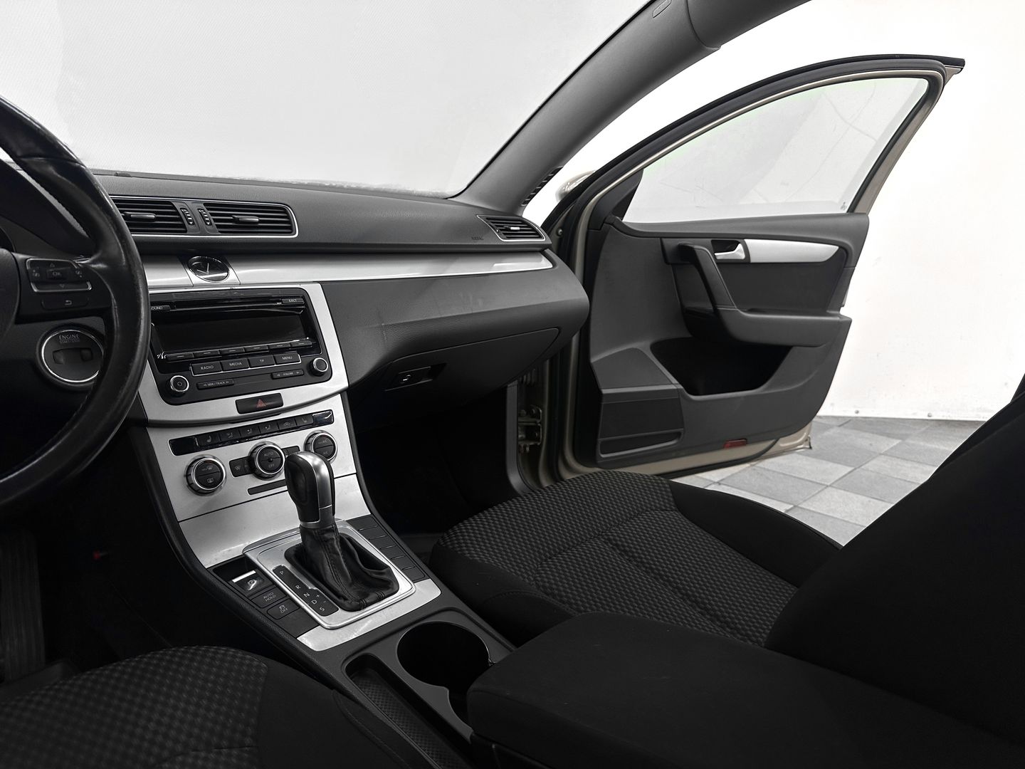 Volkswagen Passat, B7 1.8 AMT (152 л.с.)