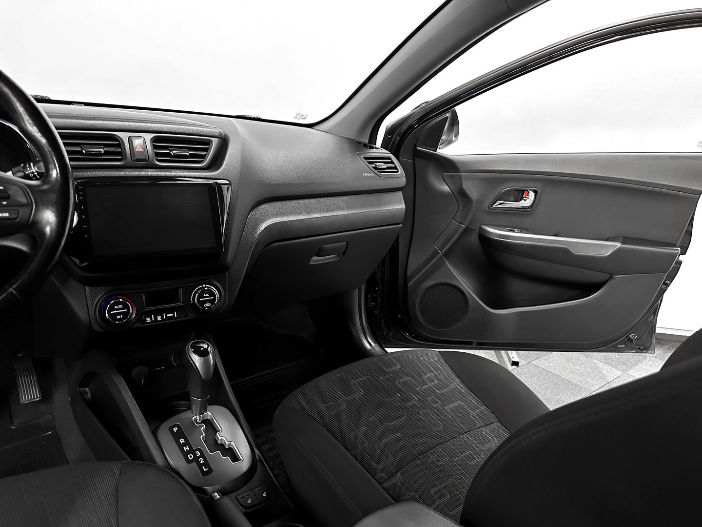 Kia Rio, III 6-speed 1.6 AT (123 л.с.)