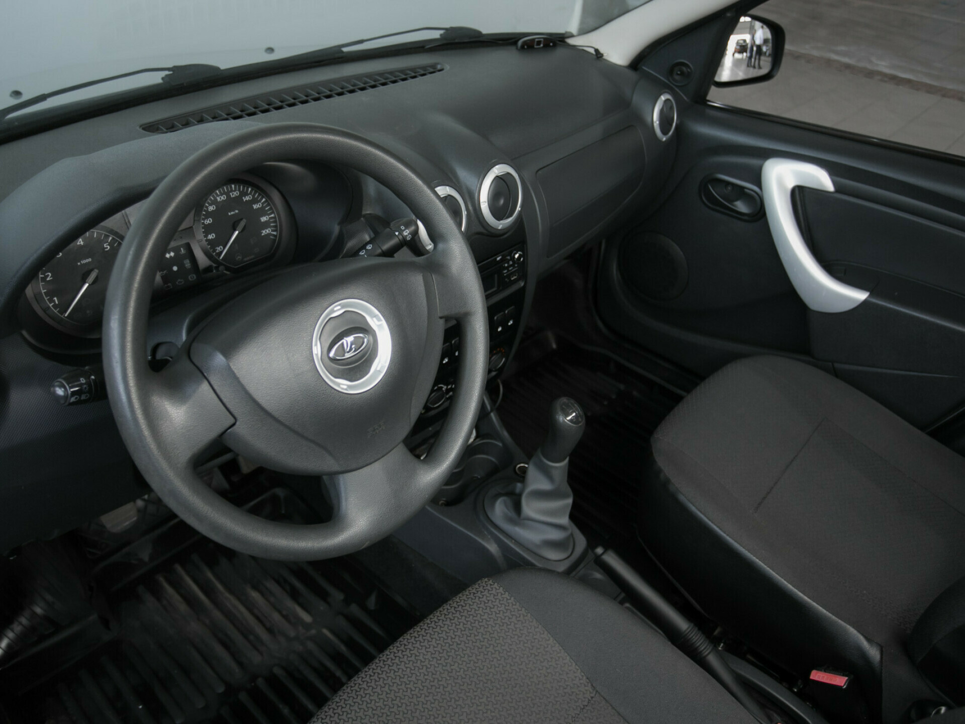 LADA (ВАЗ) Largus, I 1.6 MT (84 л.с.)