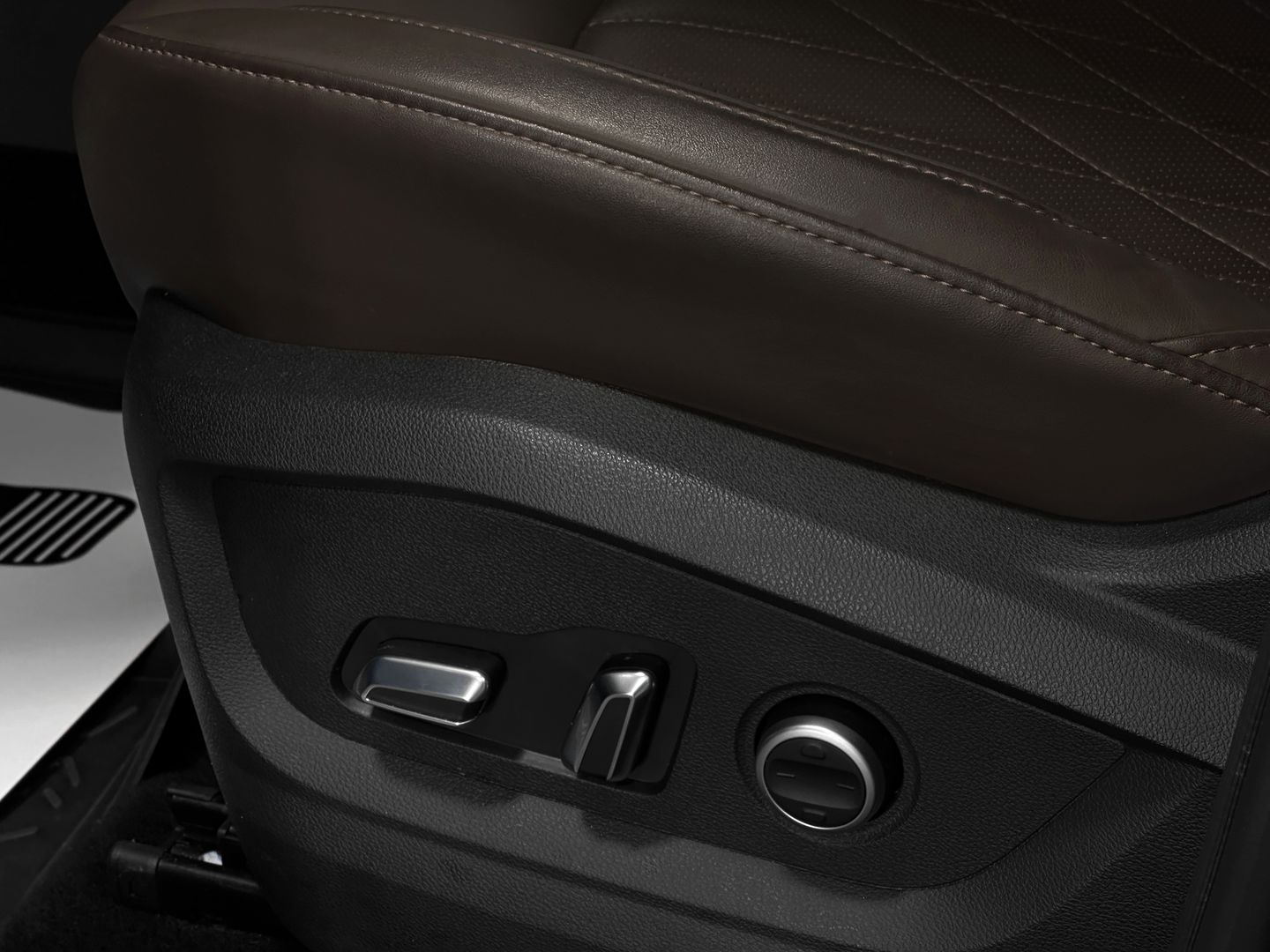 Chery Tiggo 8 Pro Max, I Рестайлинг 2.0 AMT (197 л.с.) 4WD