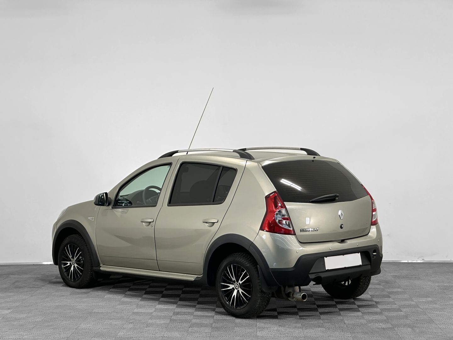 Renault Sandero, I Stepway 1.6 AT (103 л.с.)