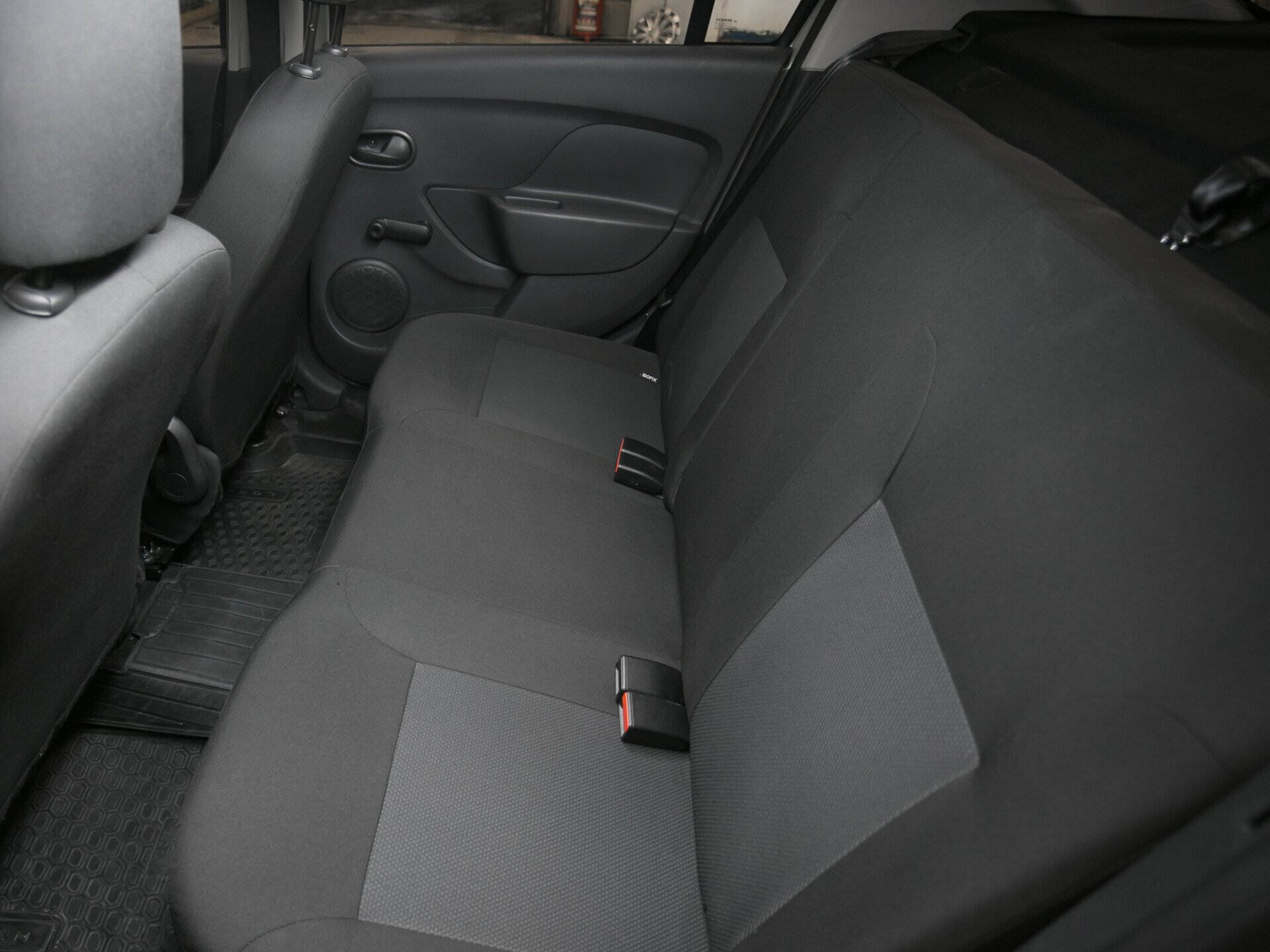 Renault Logan, II Рестайлинг 1.6 MT (82 л.с.)