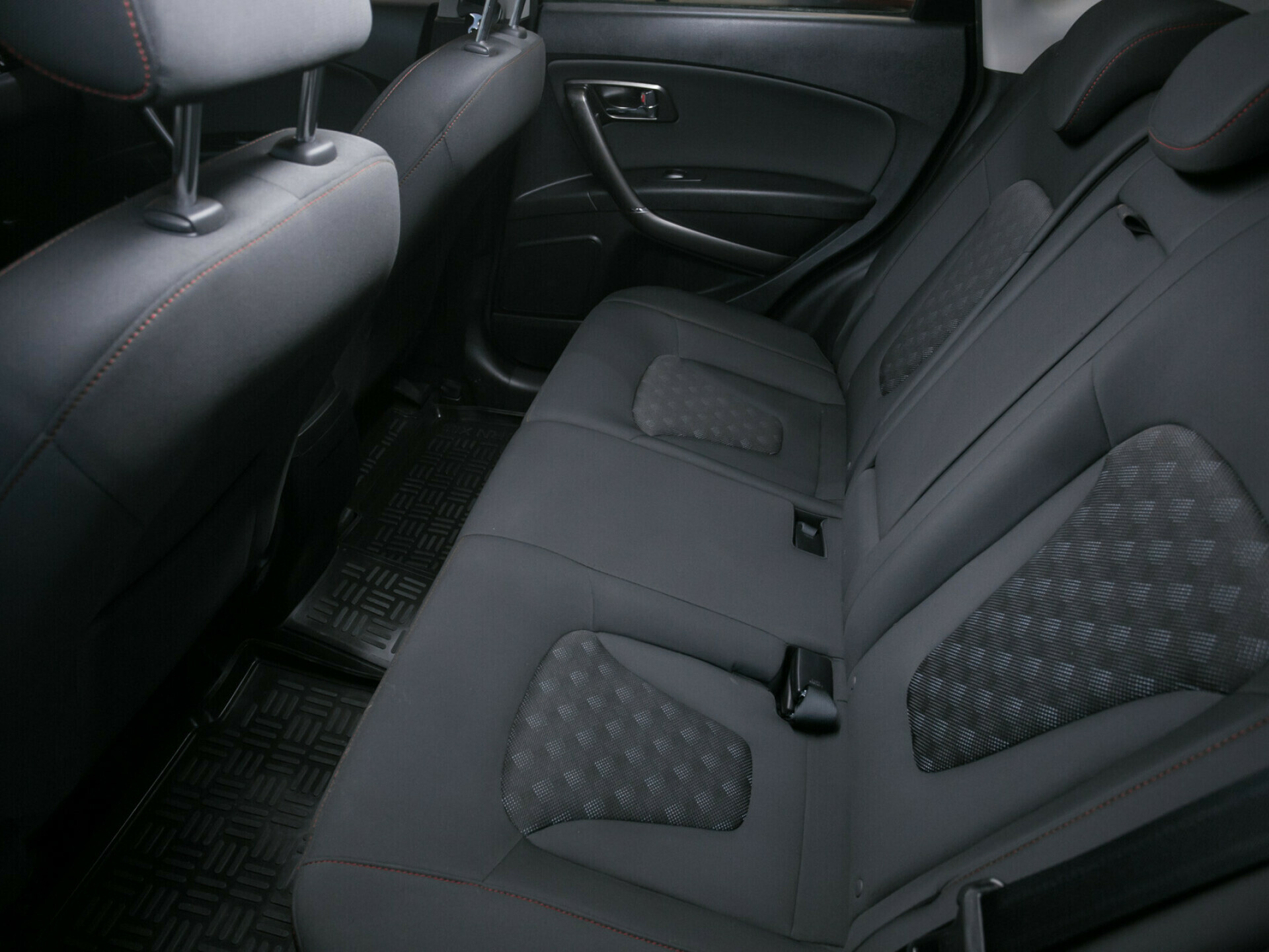 FAW Besturn X80, I 2.0 AT (142 л.с.)