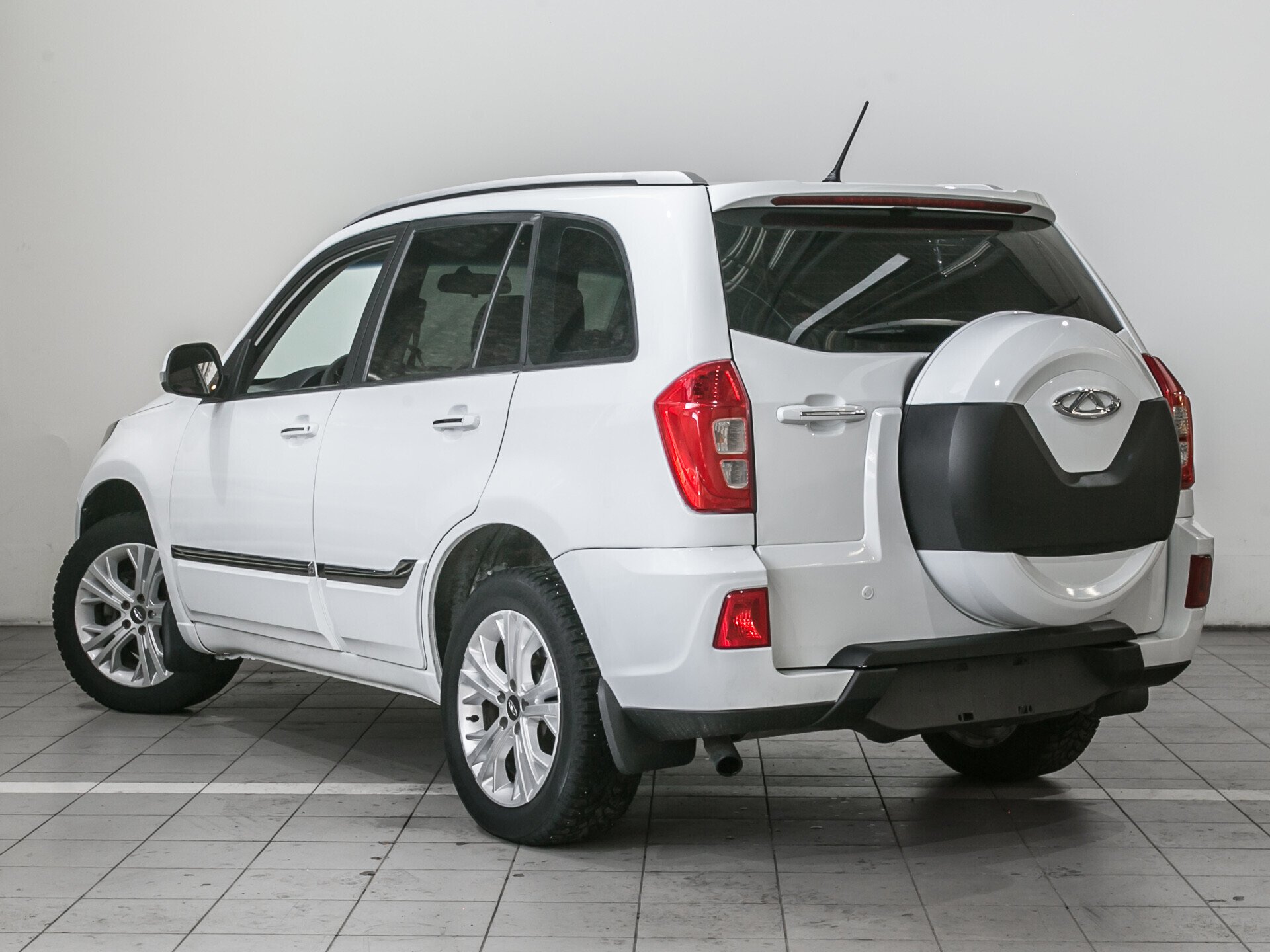 Chery Tiggo 3, I 1.6 MT (126 л.с.)
