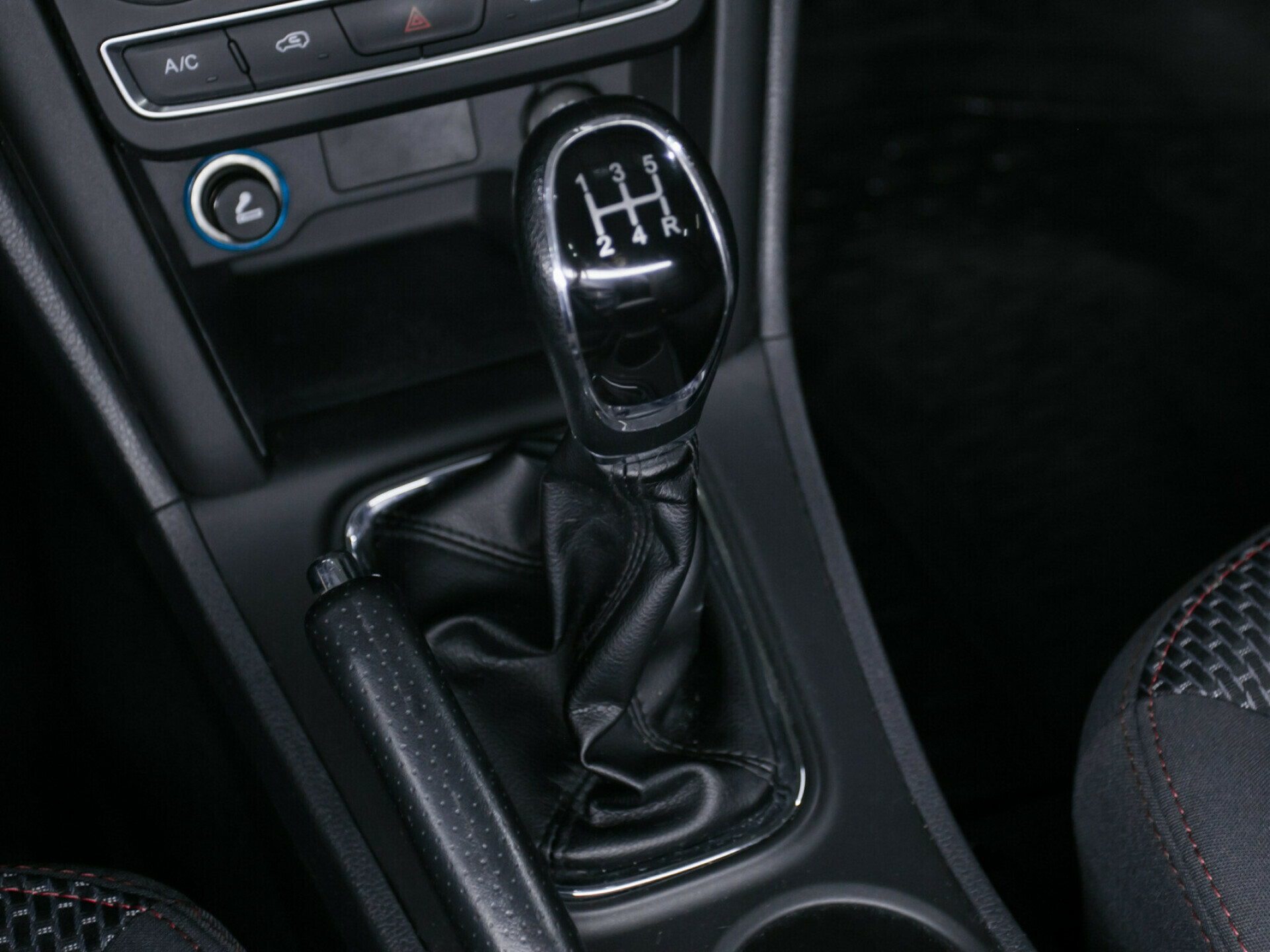 Chery Tiggo 3, I 1.6 MT (126 л.с.)