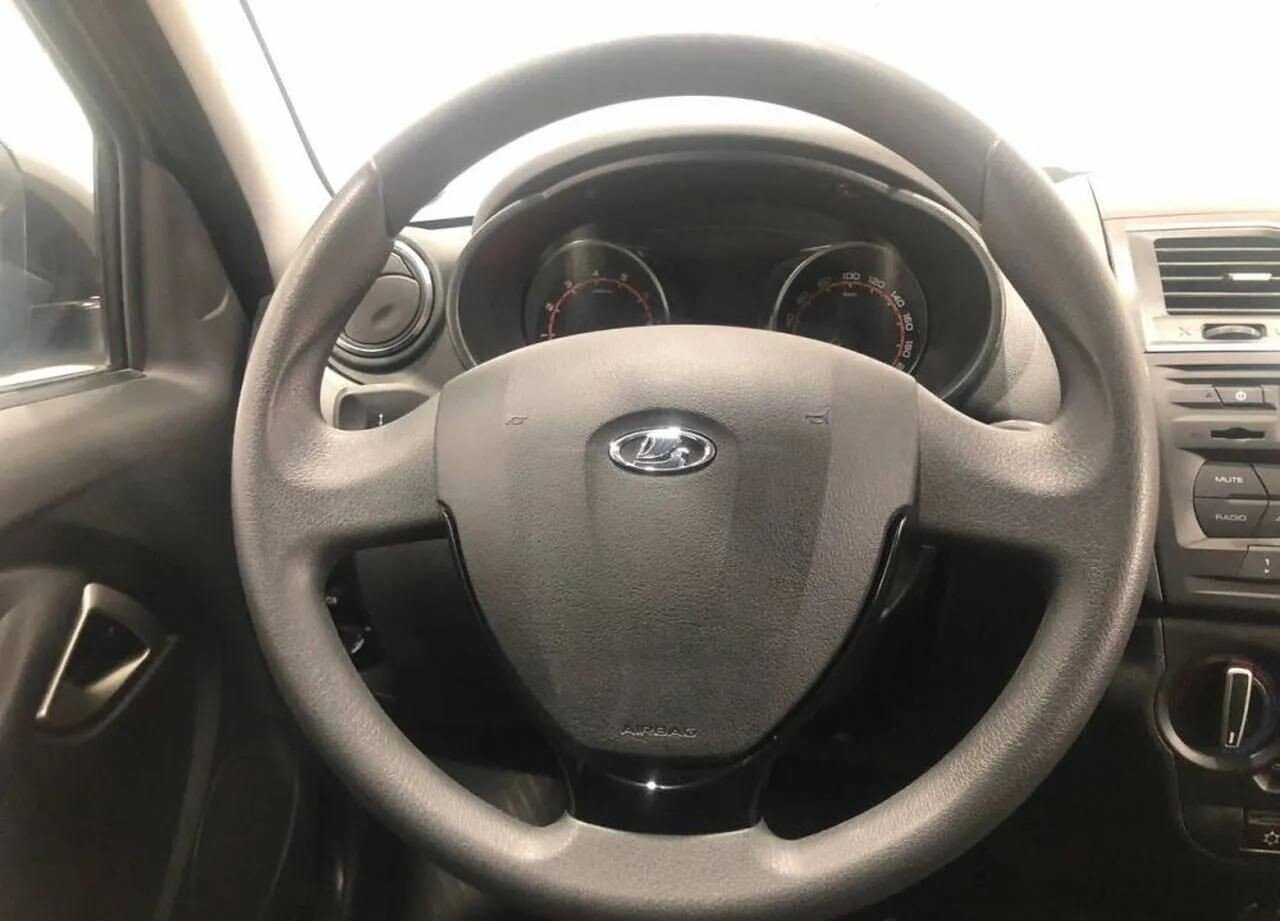 LADA (ВАЗ) Granta, I Рестайлинг 1.6 MT (106 л.с.)