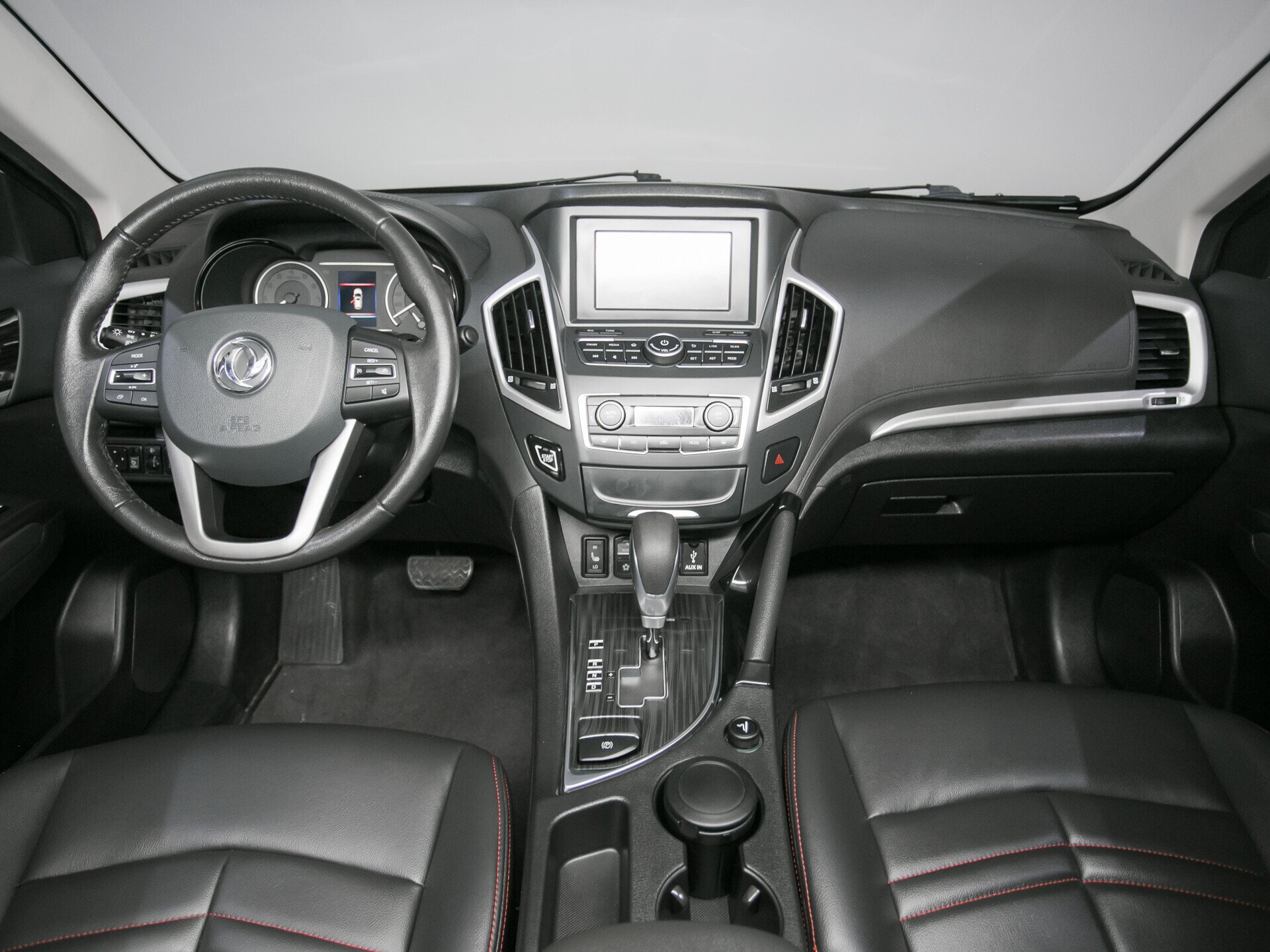 Dongfeng AX7, I 2.0 AT (140 л.с.)