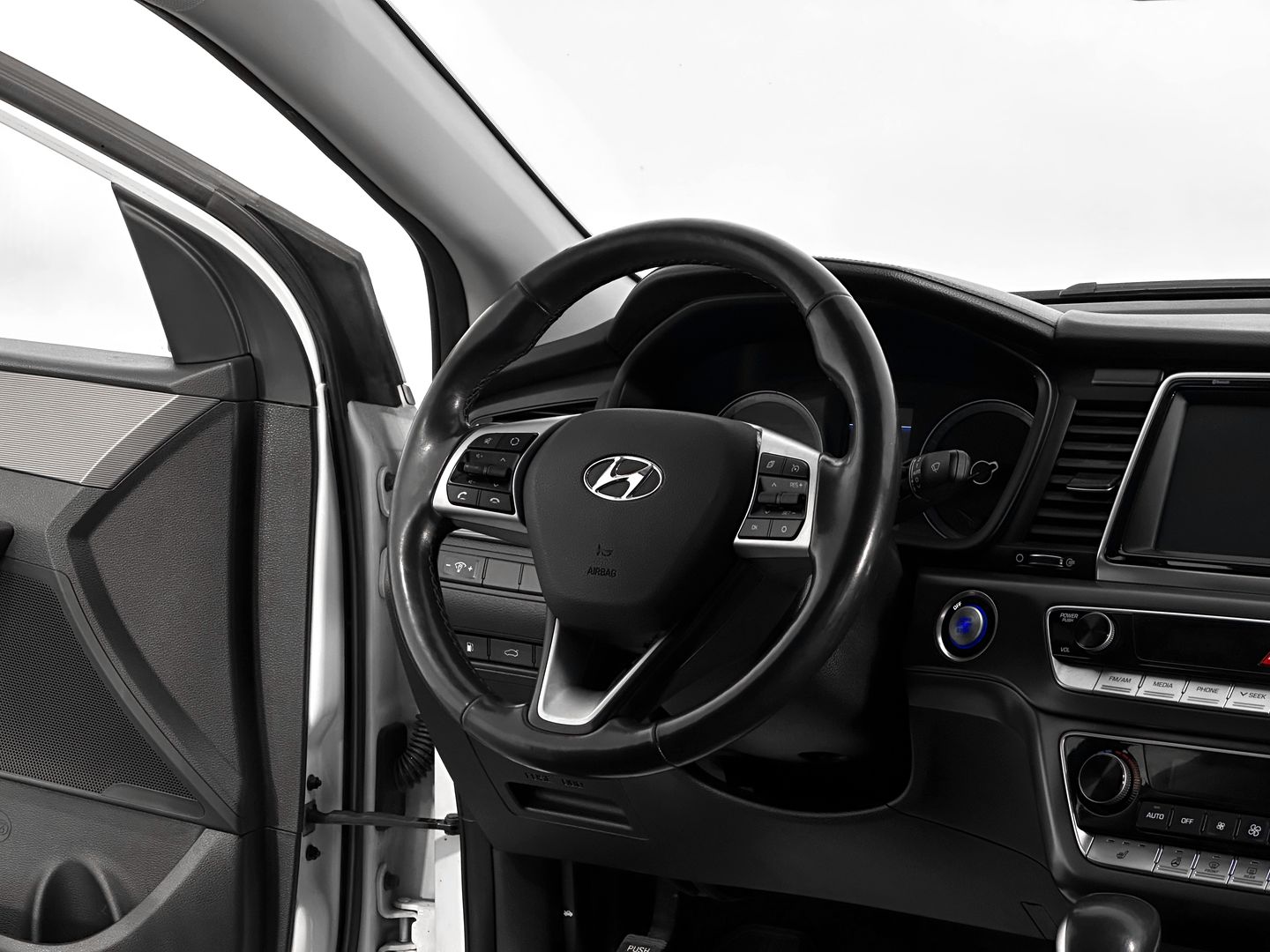 Hyundai Sonata, VII (LF) Рестайлинг 2.0 AT (150 л.с.)