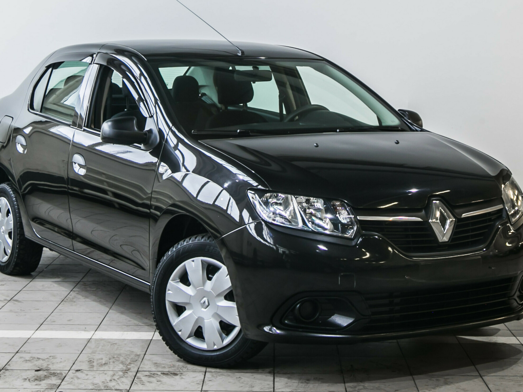 Renault Logan, II 1.6 MT (102 л.с.)