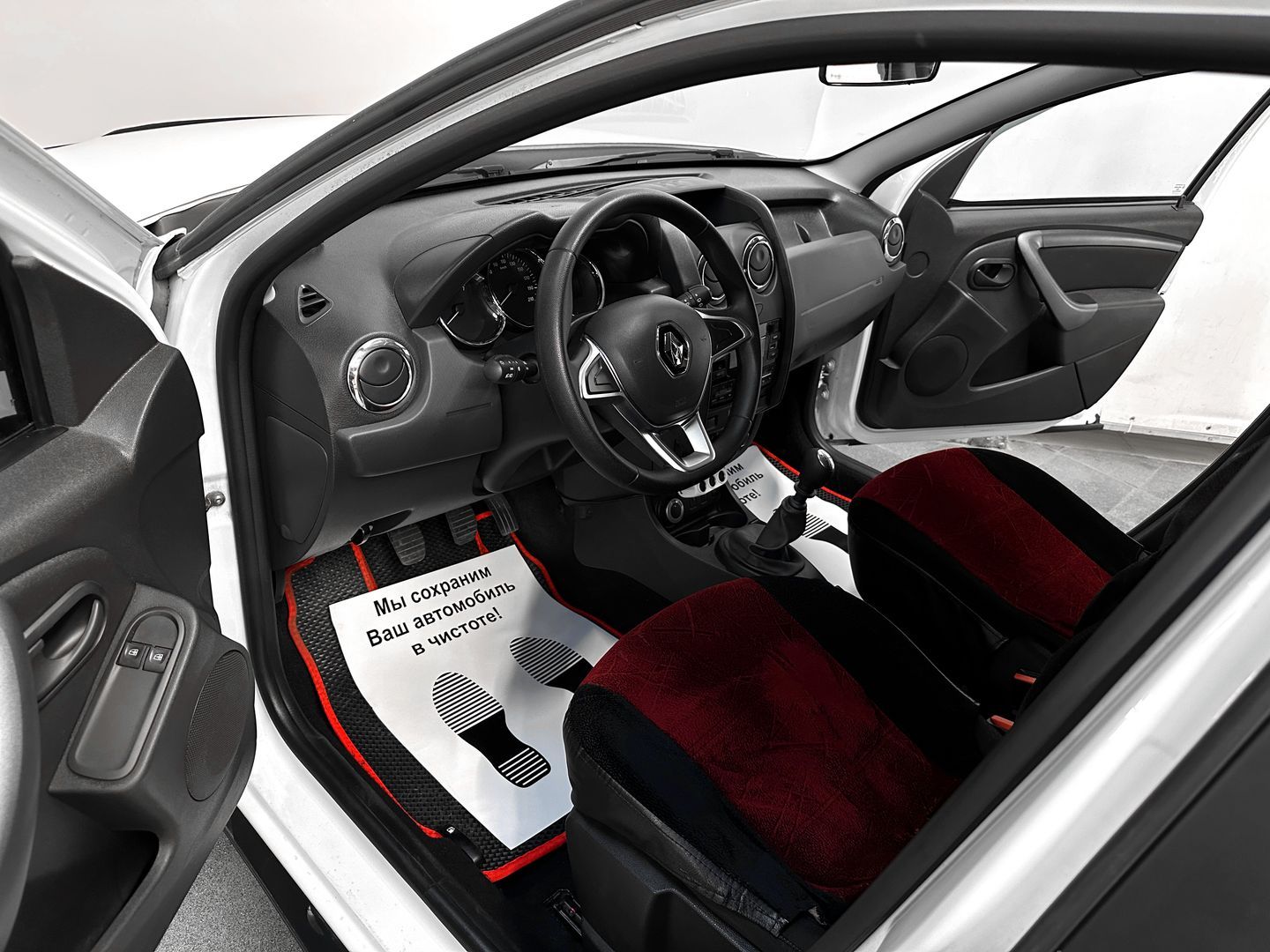 Renault Duster, I Рестайлинг 1.6 MT (114 л.с.) 4WD