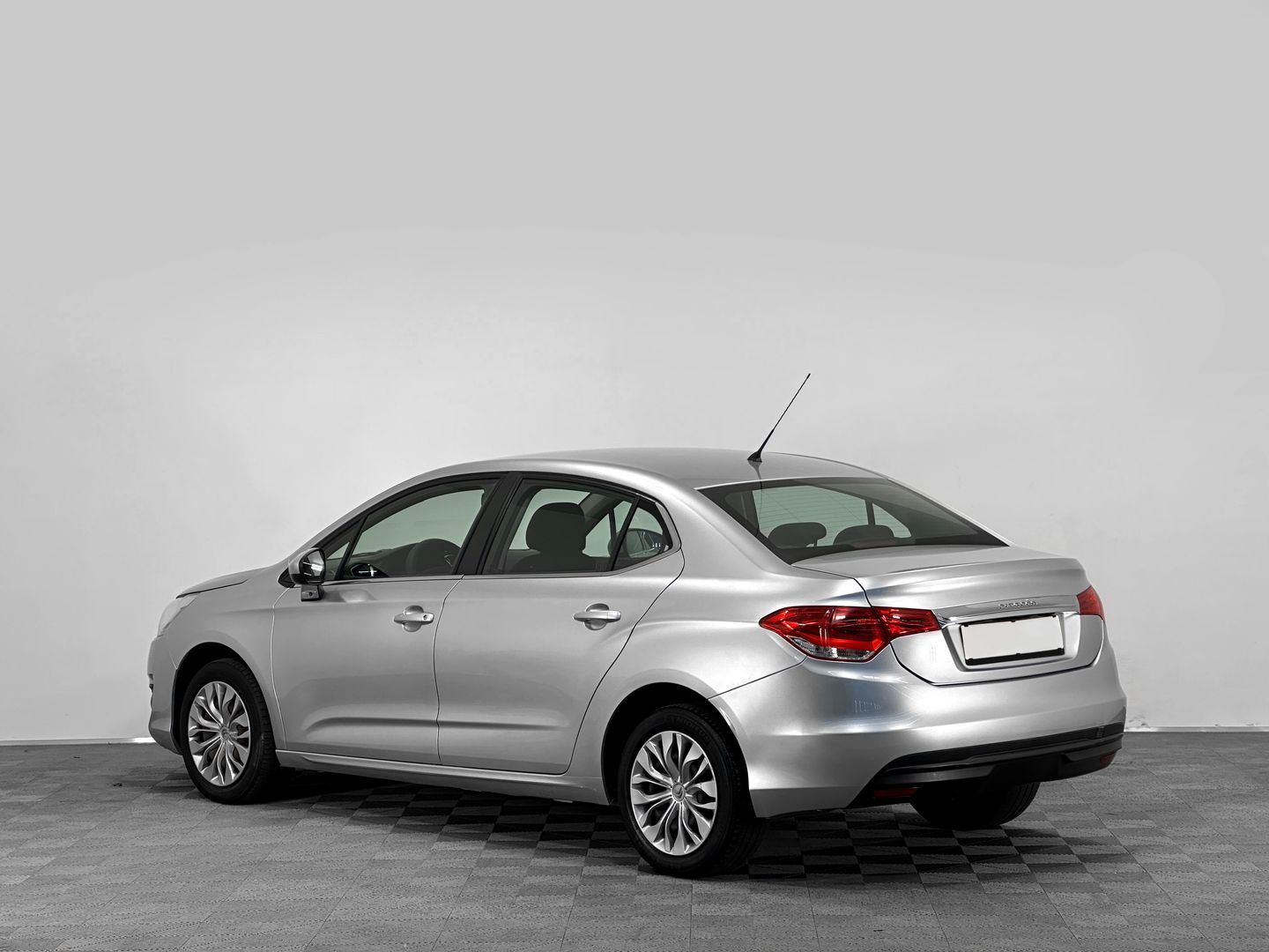 Citroen C4, I Triomphe 1.6 MT (110 л.с.)