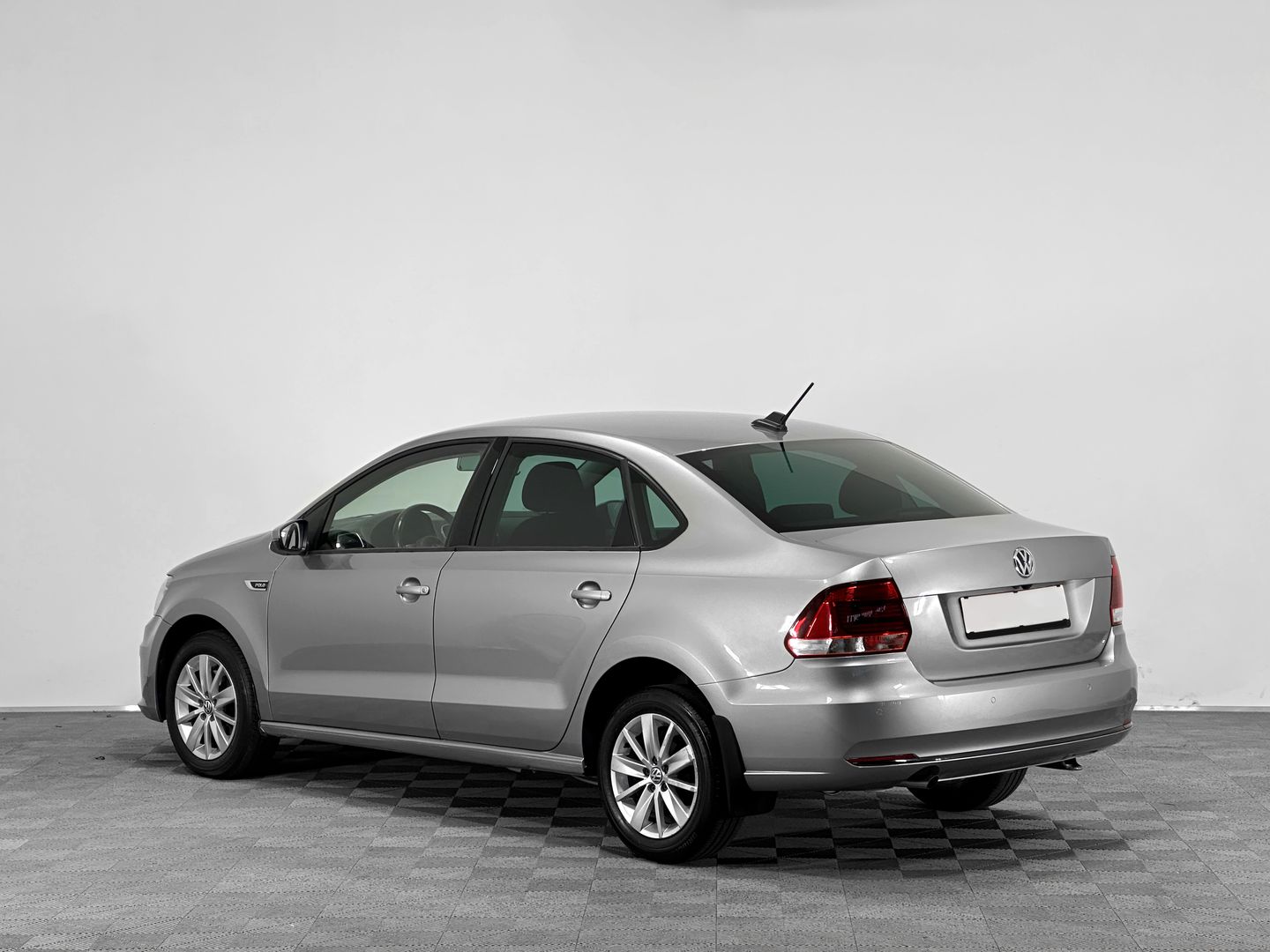 Volkswagen Polo, V Рестайлинг 1.6 AT (110 л.с.)