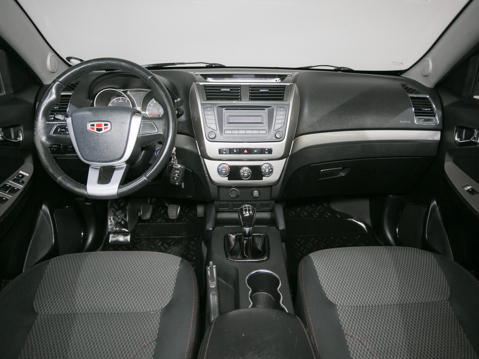 Geely Emgrand X7, I Рестайлинг 2.0 MT (140 л.с.)