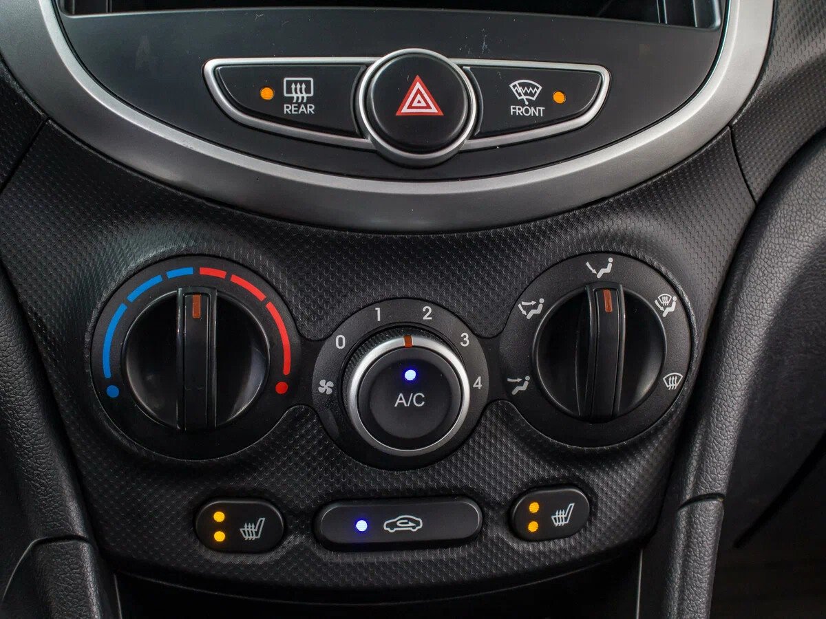 Hyundai Solaris, I 1.6 AT (123 л.с.)