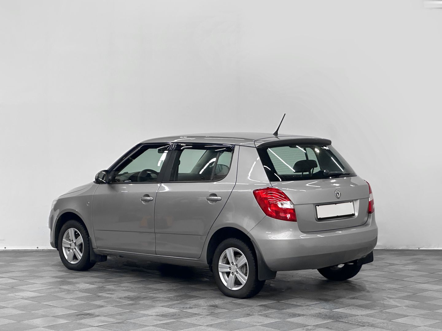 Skoda Fabia, II Рестайлинг 1.4 MT (86 л.с.)