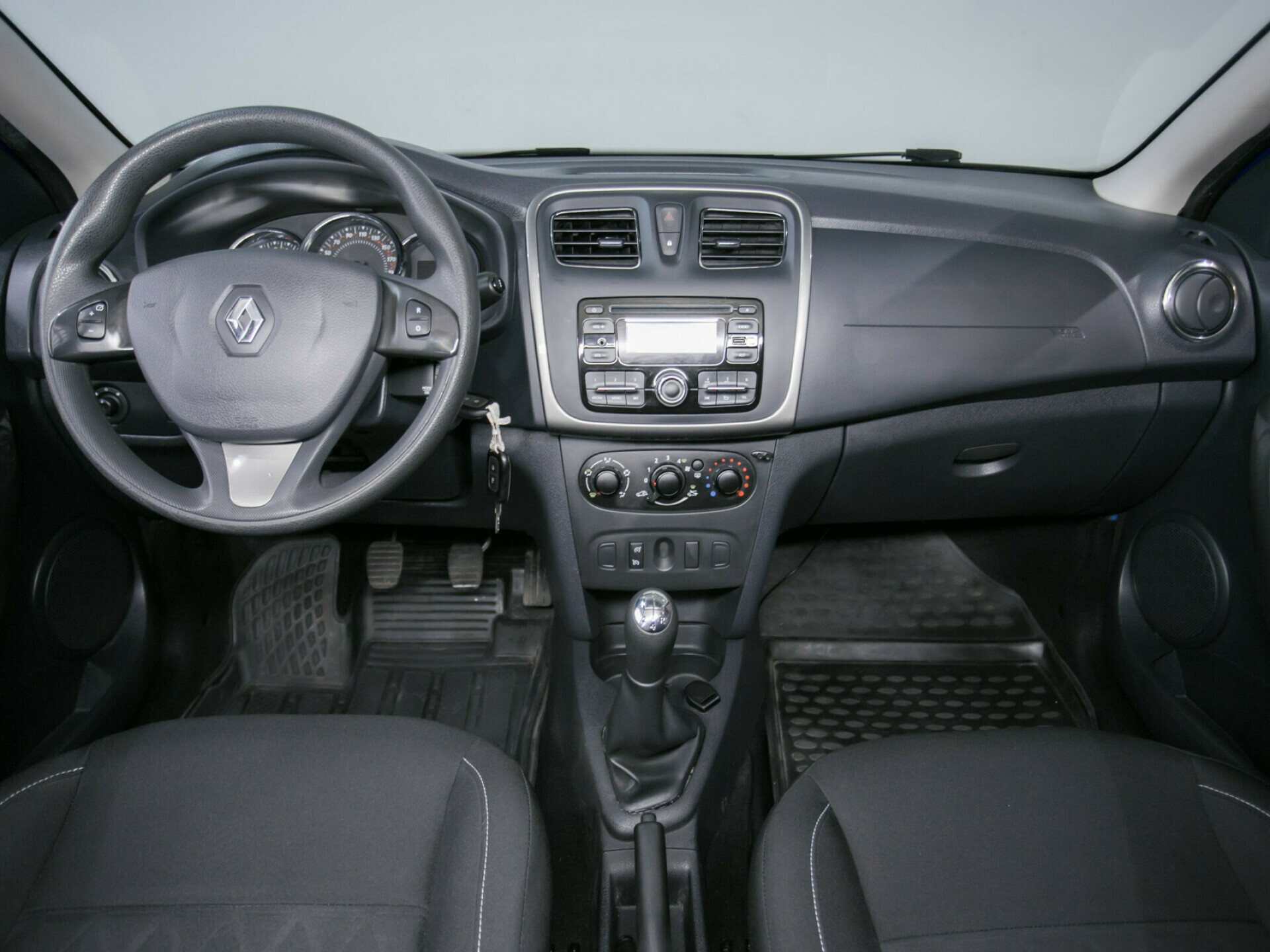 Renault Sandero, II Stepway 1.6 MT (82 л.с.)