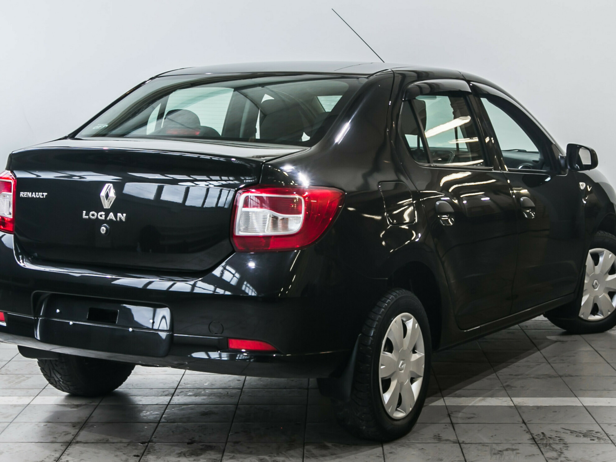 Renault Logan, II 1.6 MT (102 л.с.)