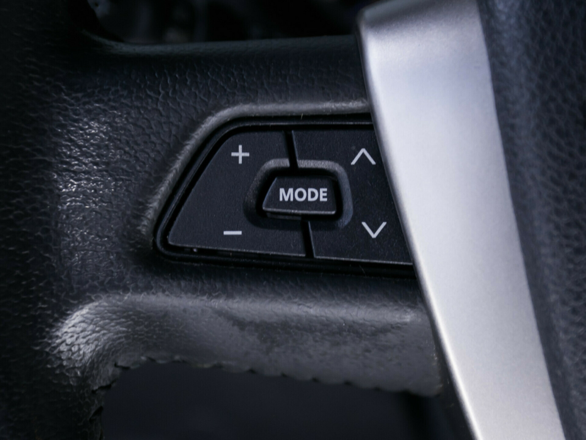 Geely Emgrand X7, I 2.0 MT (139 л.с.)