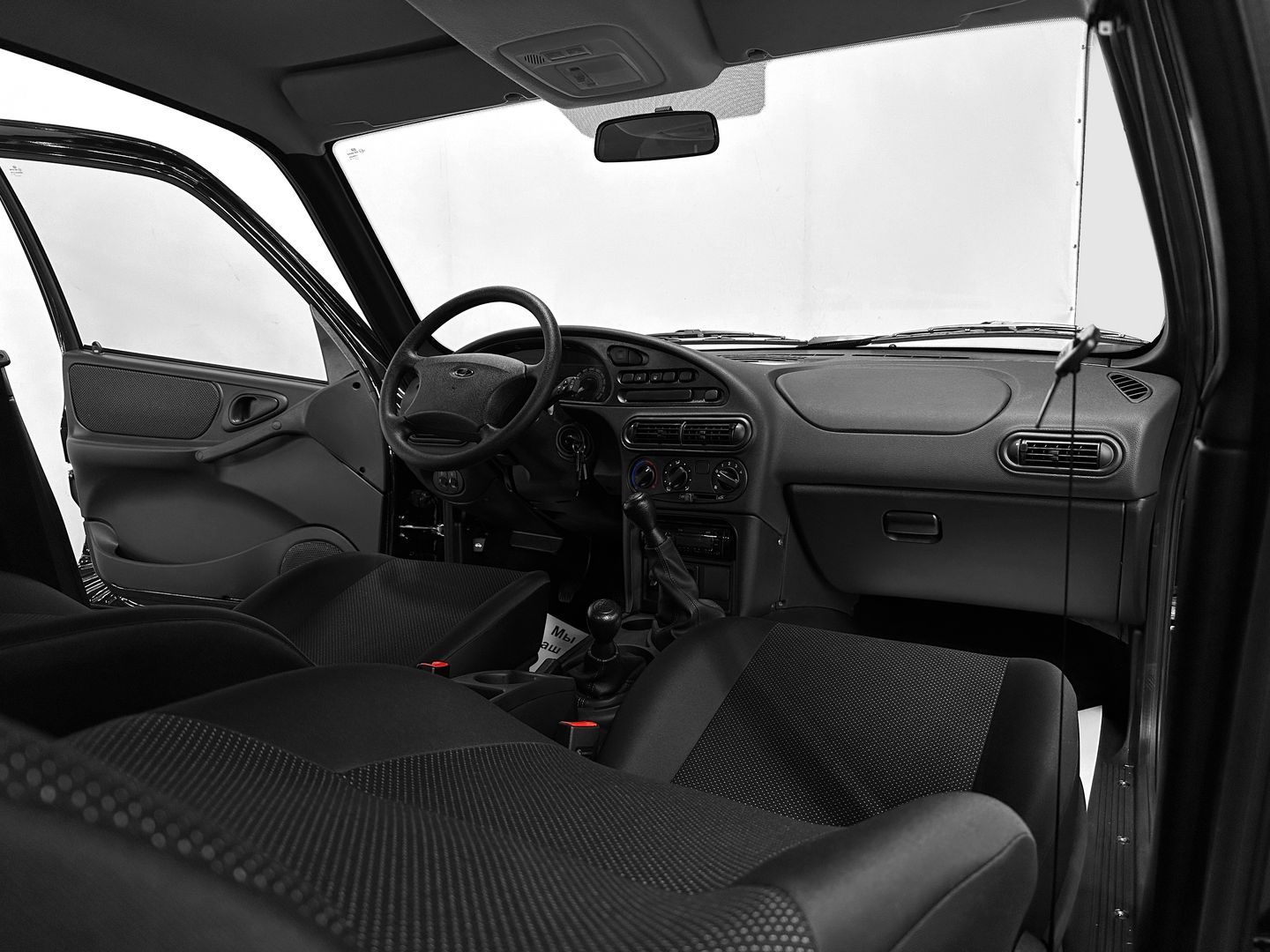 LADA (ВАЗ) Niva, I Рестайлинг (Travel) 1.7 MT (80 л.с.) 4WD