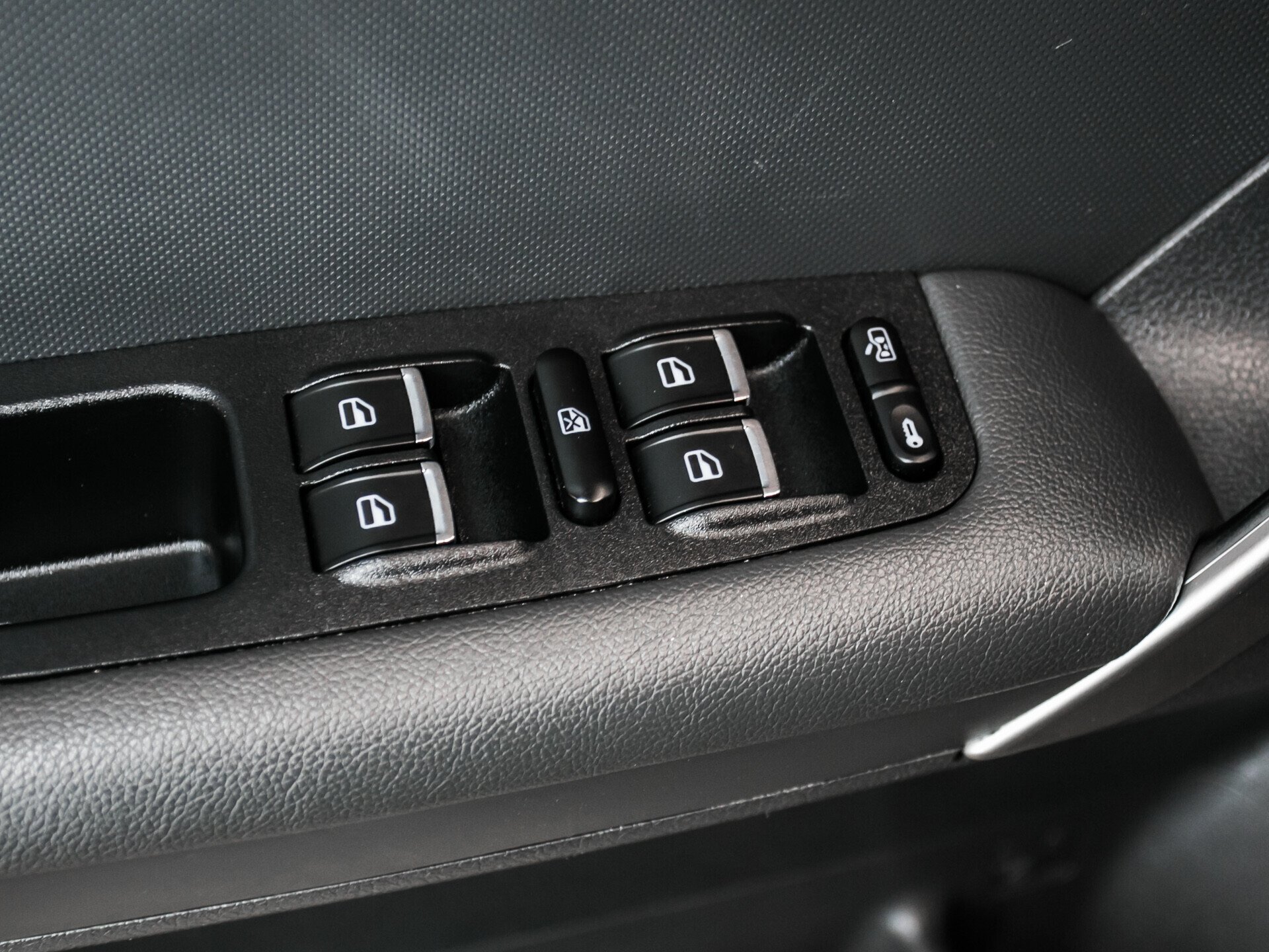 Chery Tiggo 3, I 1.6 MT (126 л.с.)