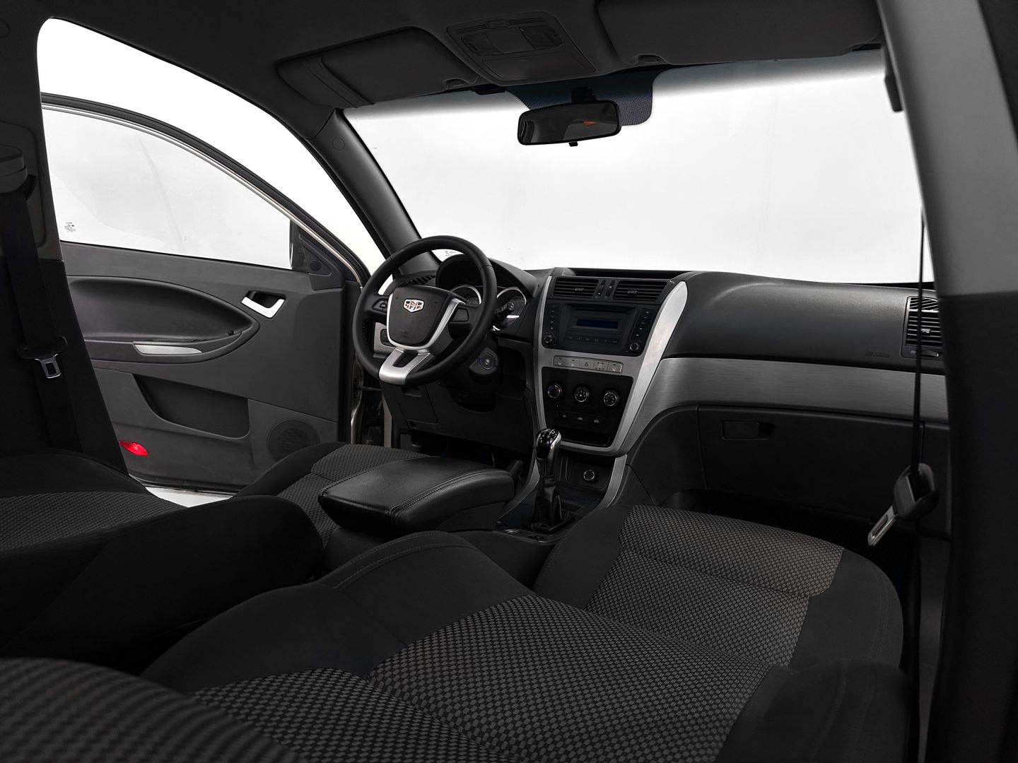 Geely Emgrand X7, I 2.0 MT (139 л.с.)