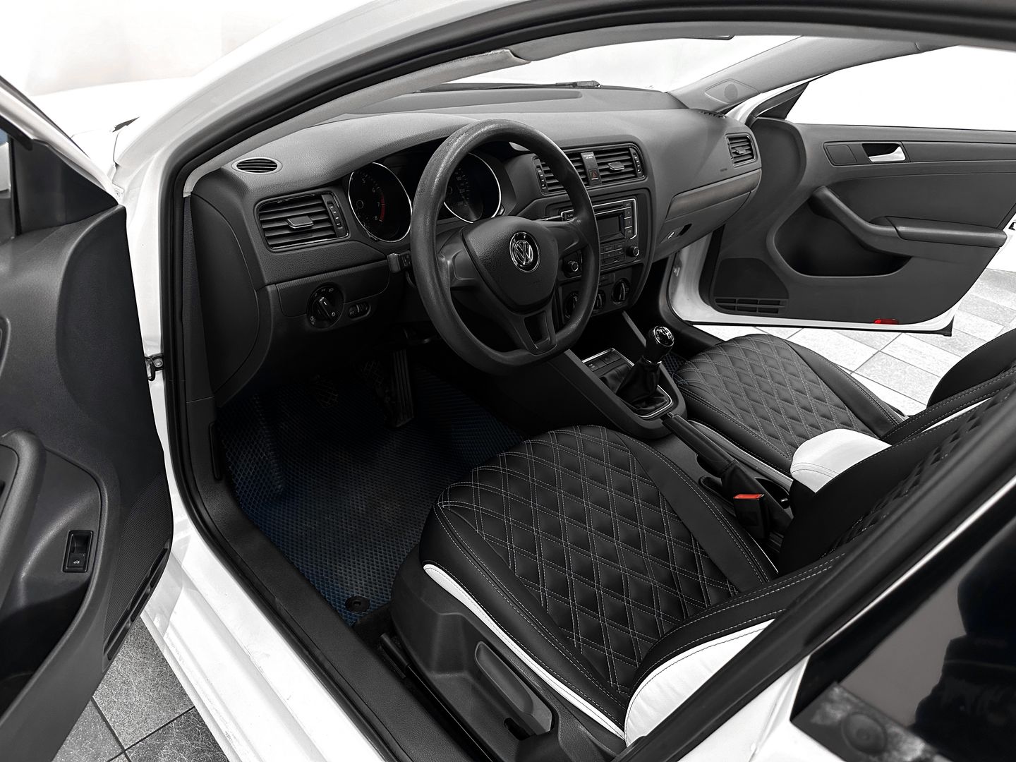 Volkswagen Jetta, VI Рестайлинг 1.6 MT (85 л.с.)