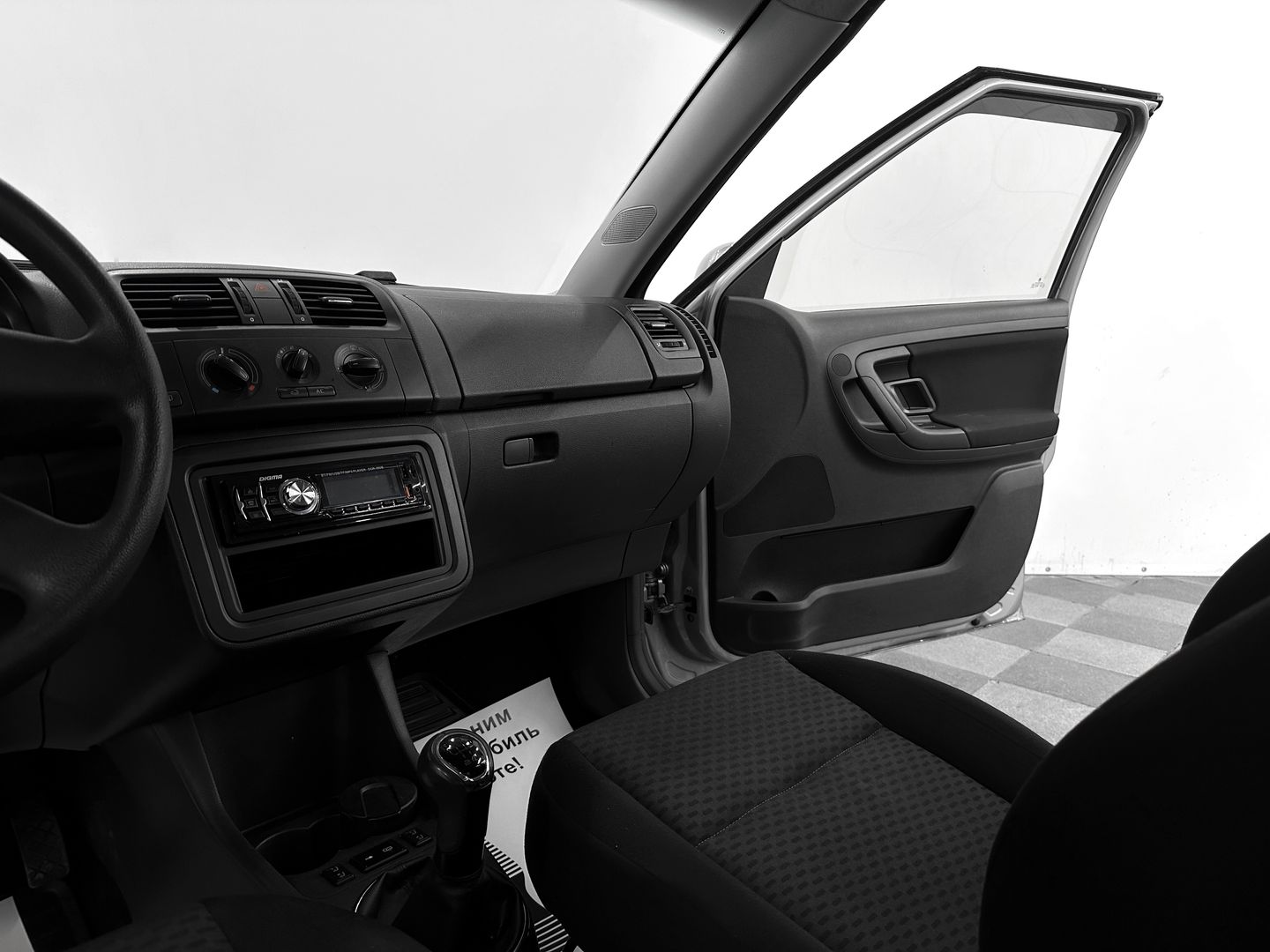 Skoda Fabia, II Рестайлинг 1.4 MT (86 л.с.)