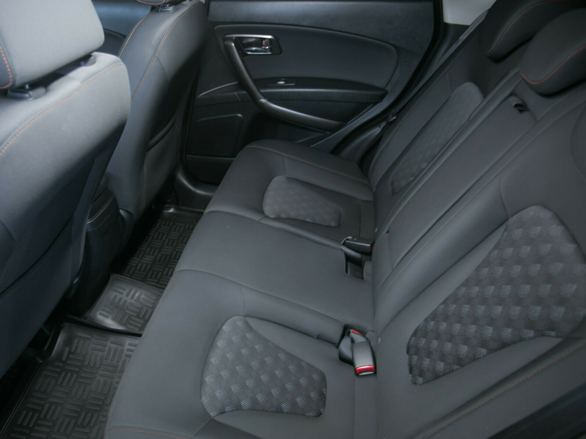 FAW Besturn X80, I 2.0 AT (142 л.с.)