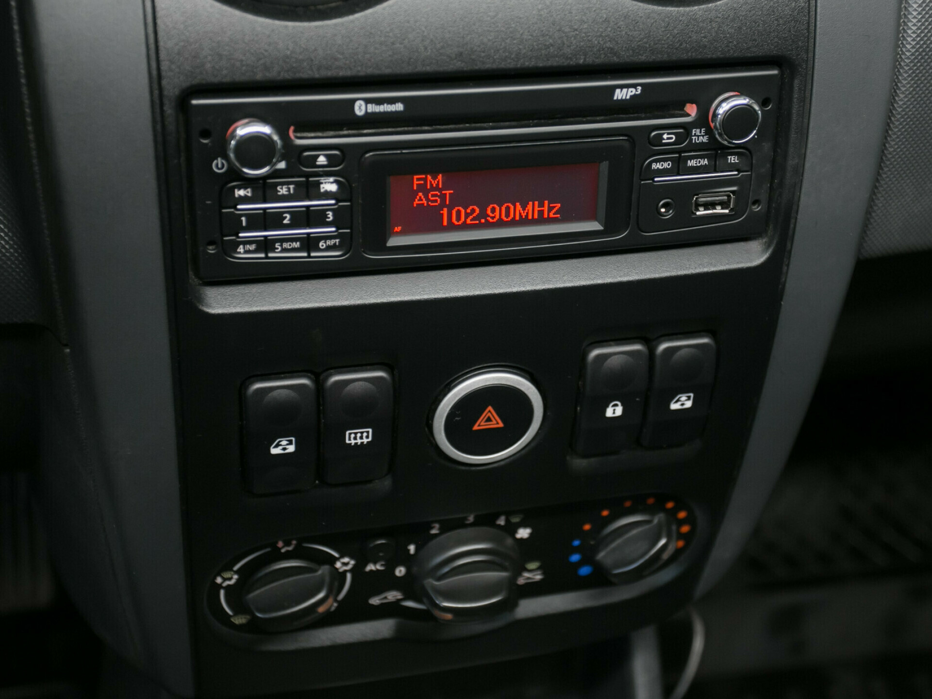 LADA (ВАЗ) Largus, I 1.6 MT (84 л.с.)