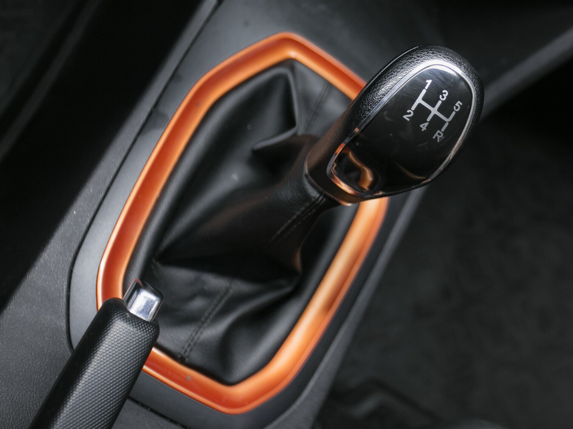 Chery Tiggo 2, I 1.5 MT (106 л.с.)